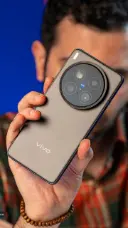 گوشی ویوو X200 اولترا در دست کاربر