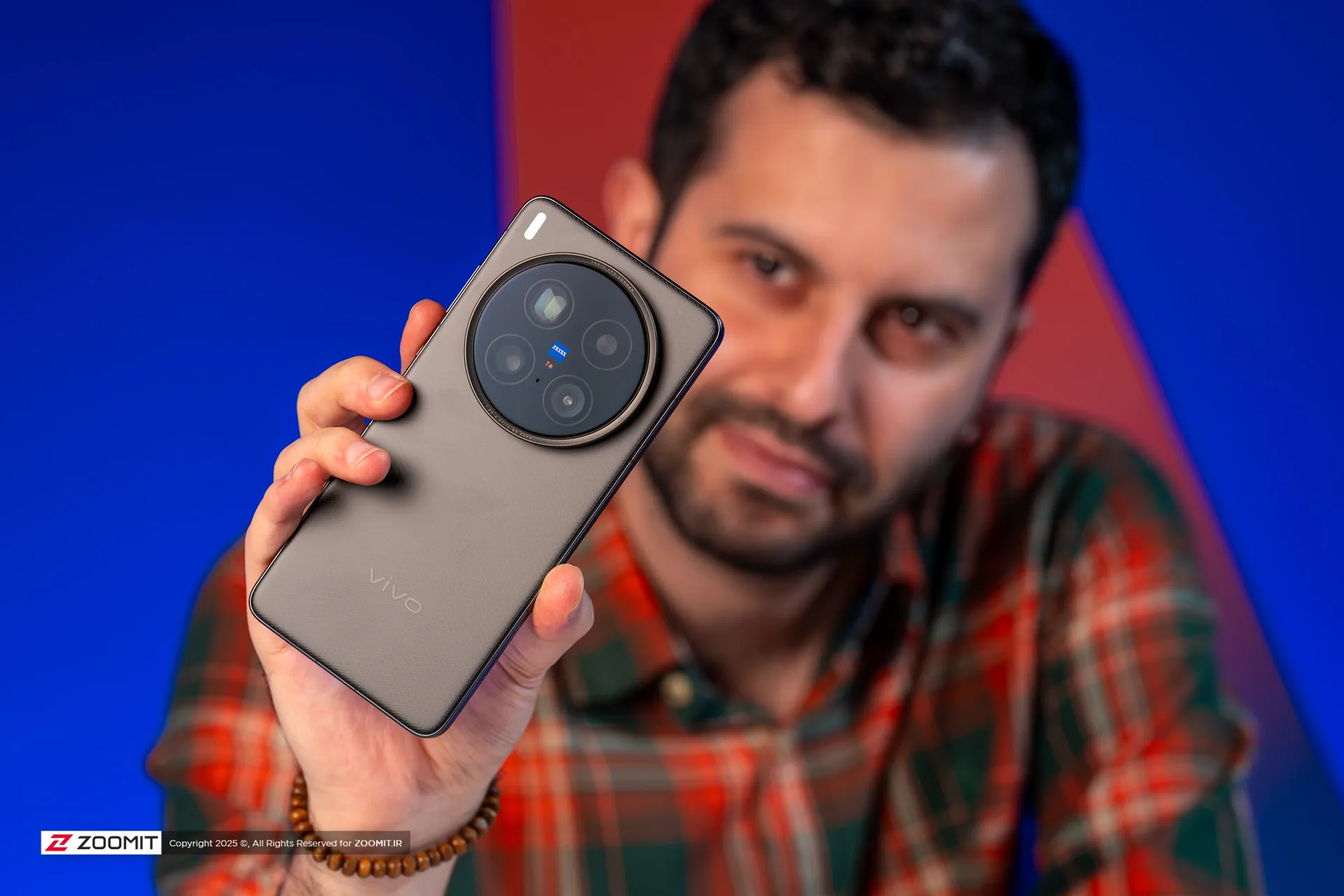  Vivo X200 ultra در دست