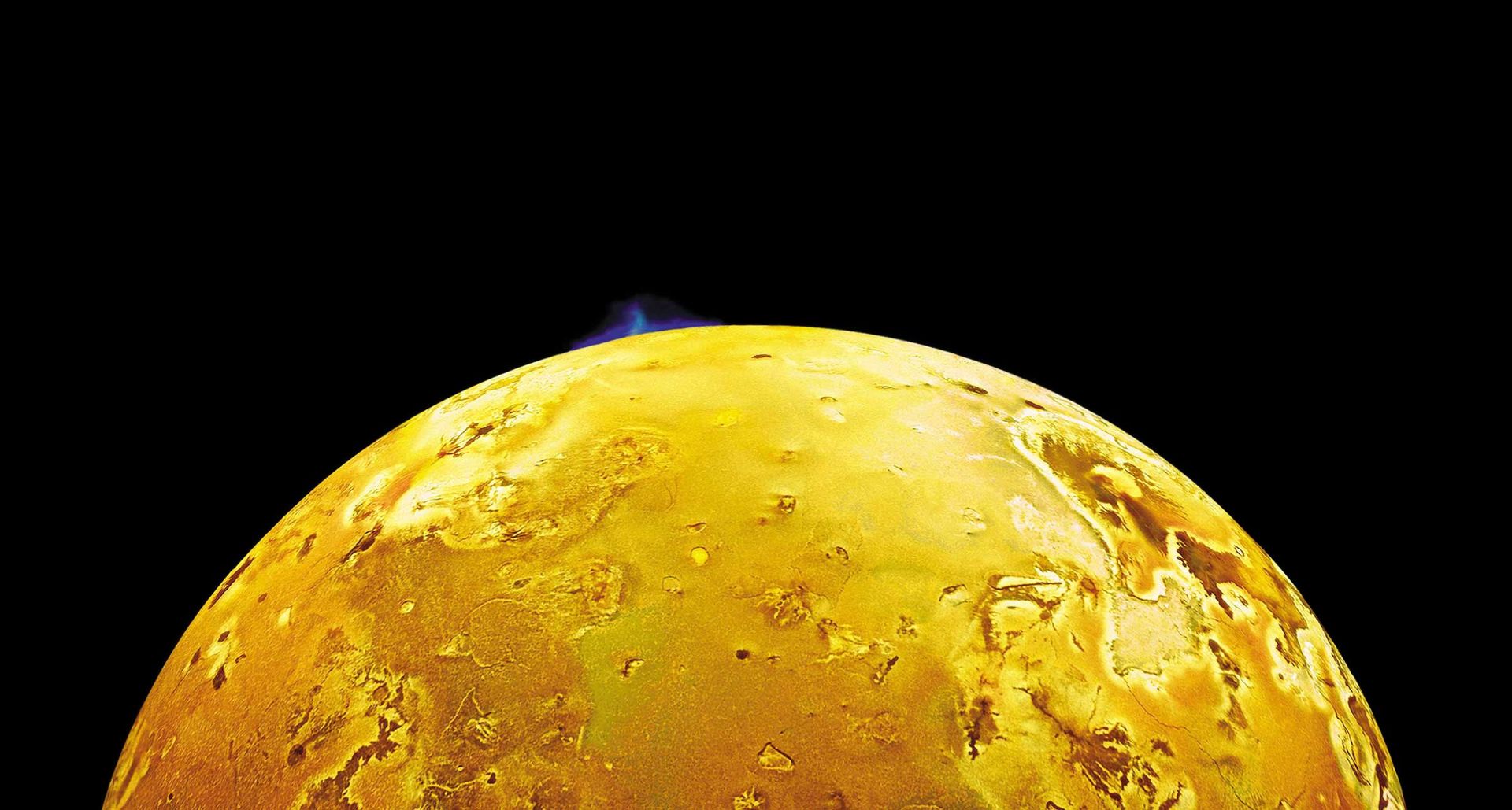 The eruption of the volcano in Io from the view of the Galileo spacecraft