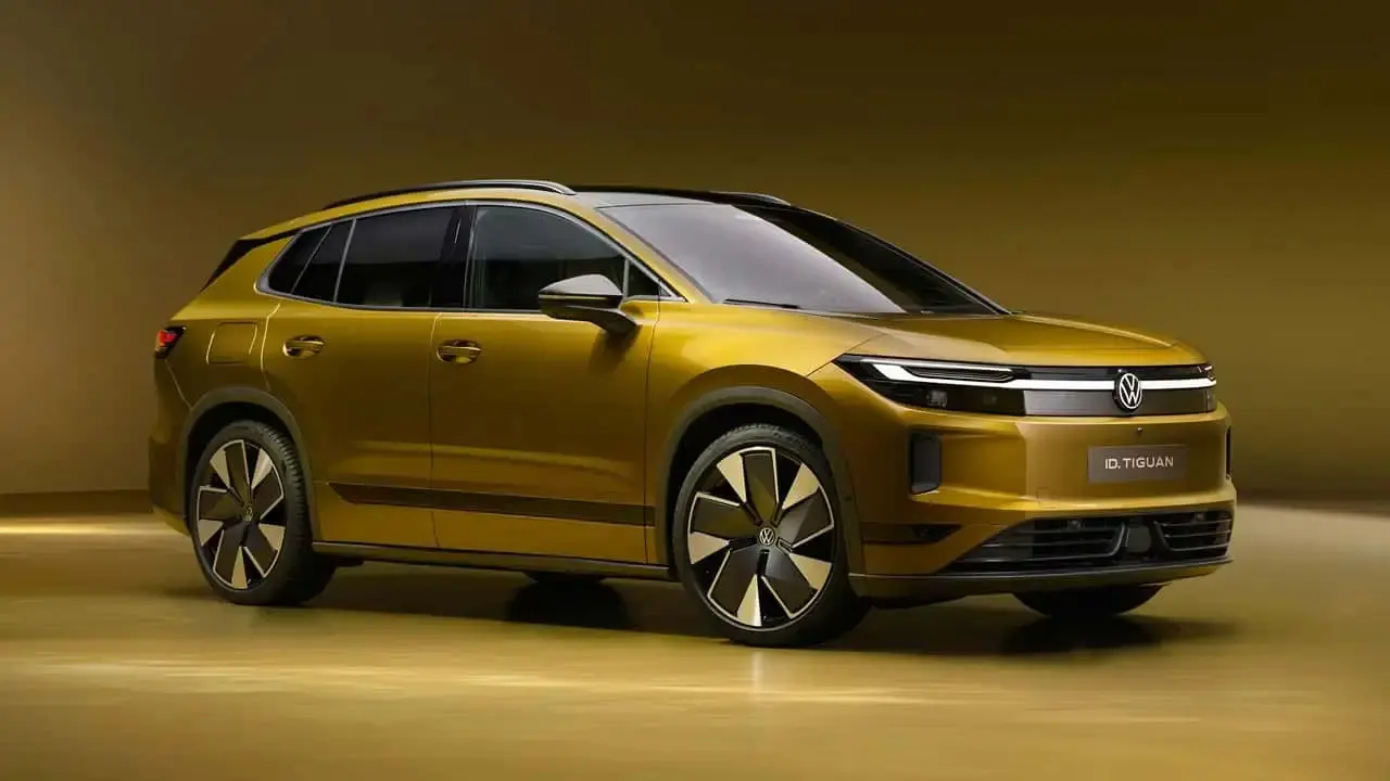 شاسی‌بلند برقی فولکس‌واگن (Volkswagen) مدل ID. Tiguan با رنگ طلایی