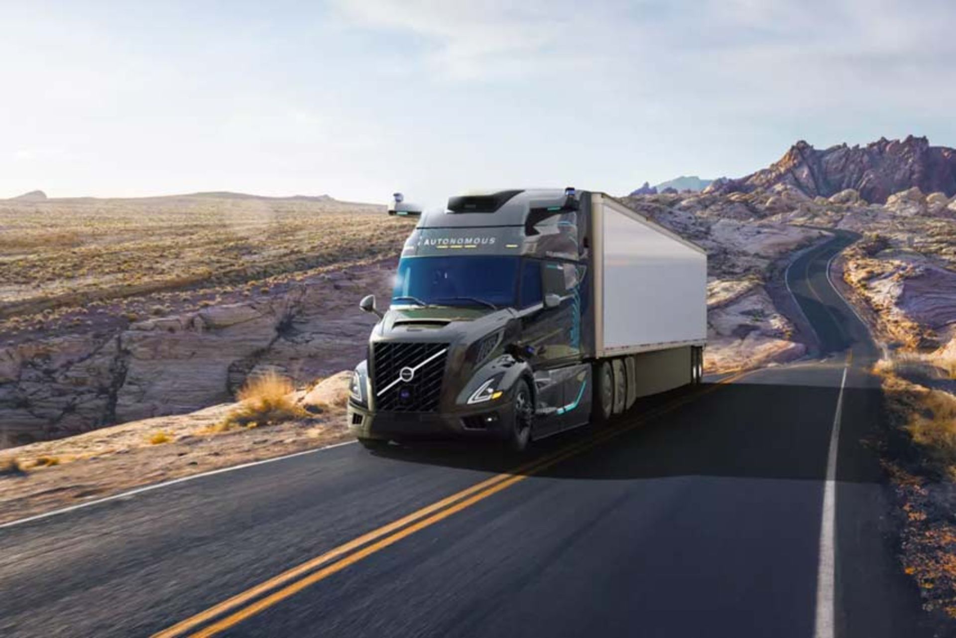 کامیون کلاس ۸ خودران ولوو و ارورا در جاده