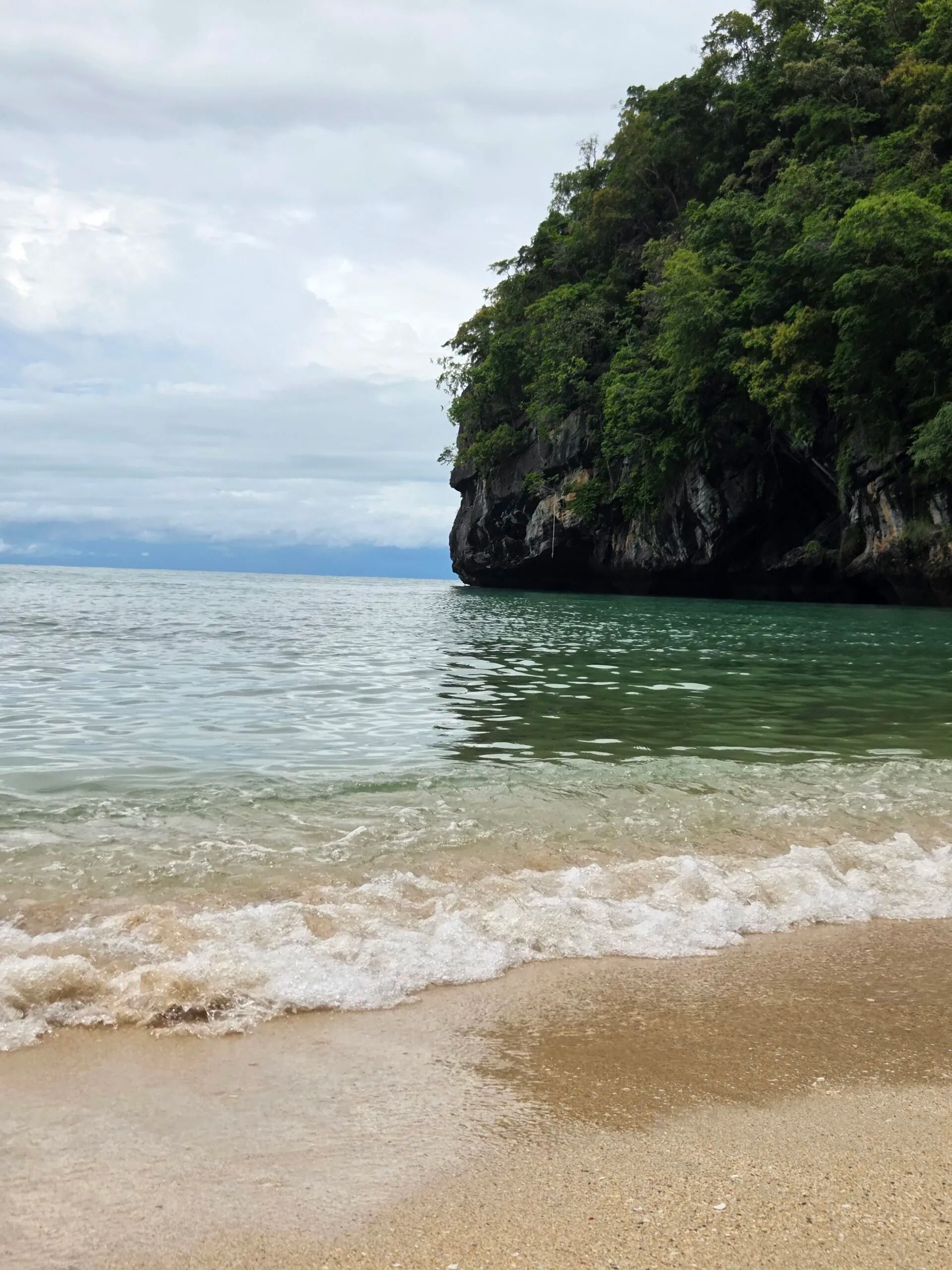 والپیپر موبایل با منظره‌ی دریاچه