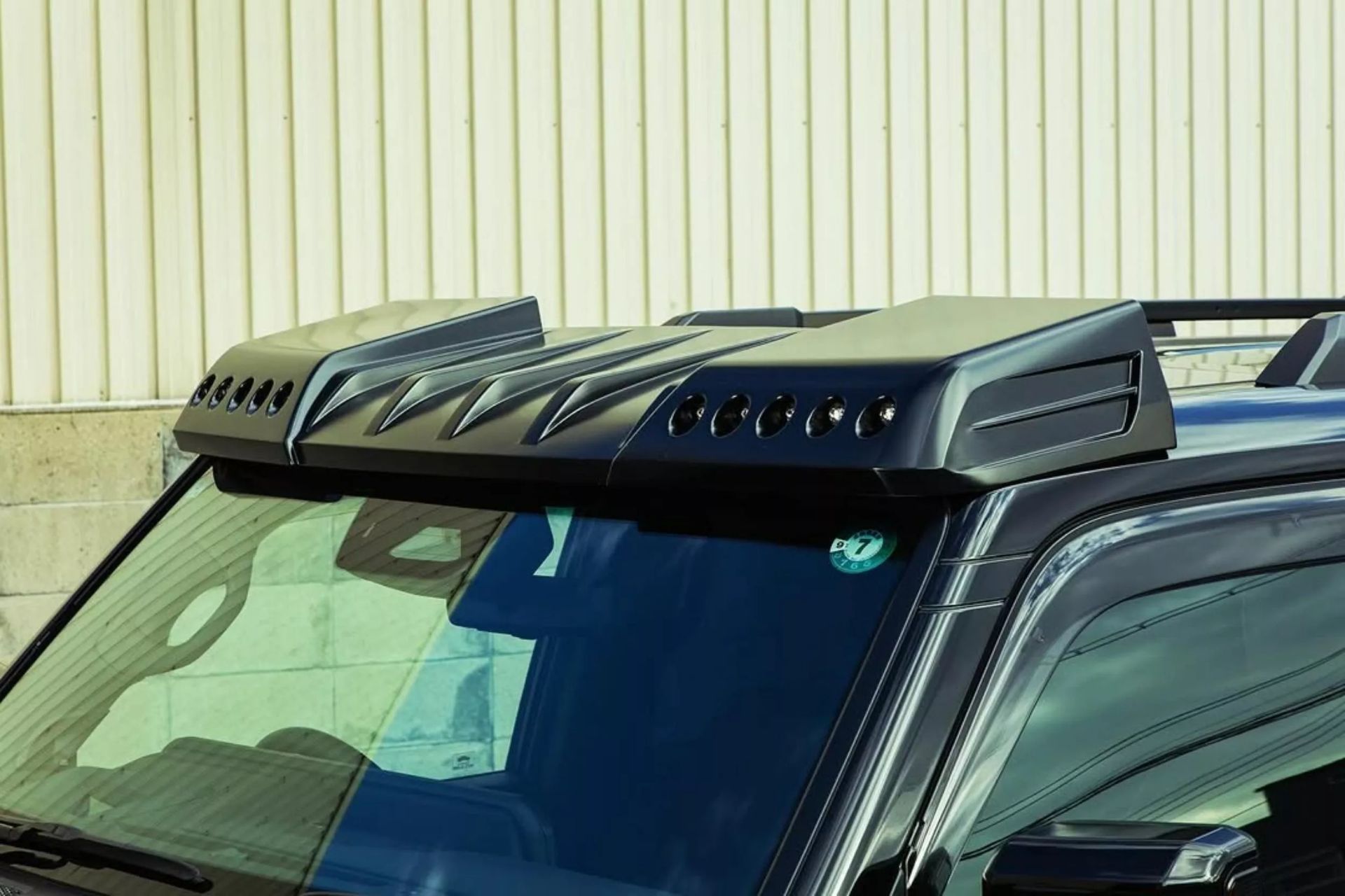 قطعات مشکی بالای خودرو لندکروزر پرادو تیونینگ والد