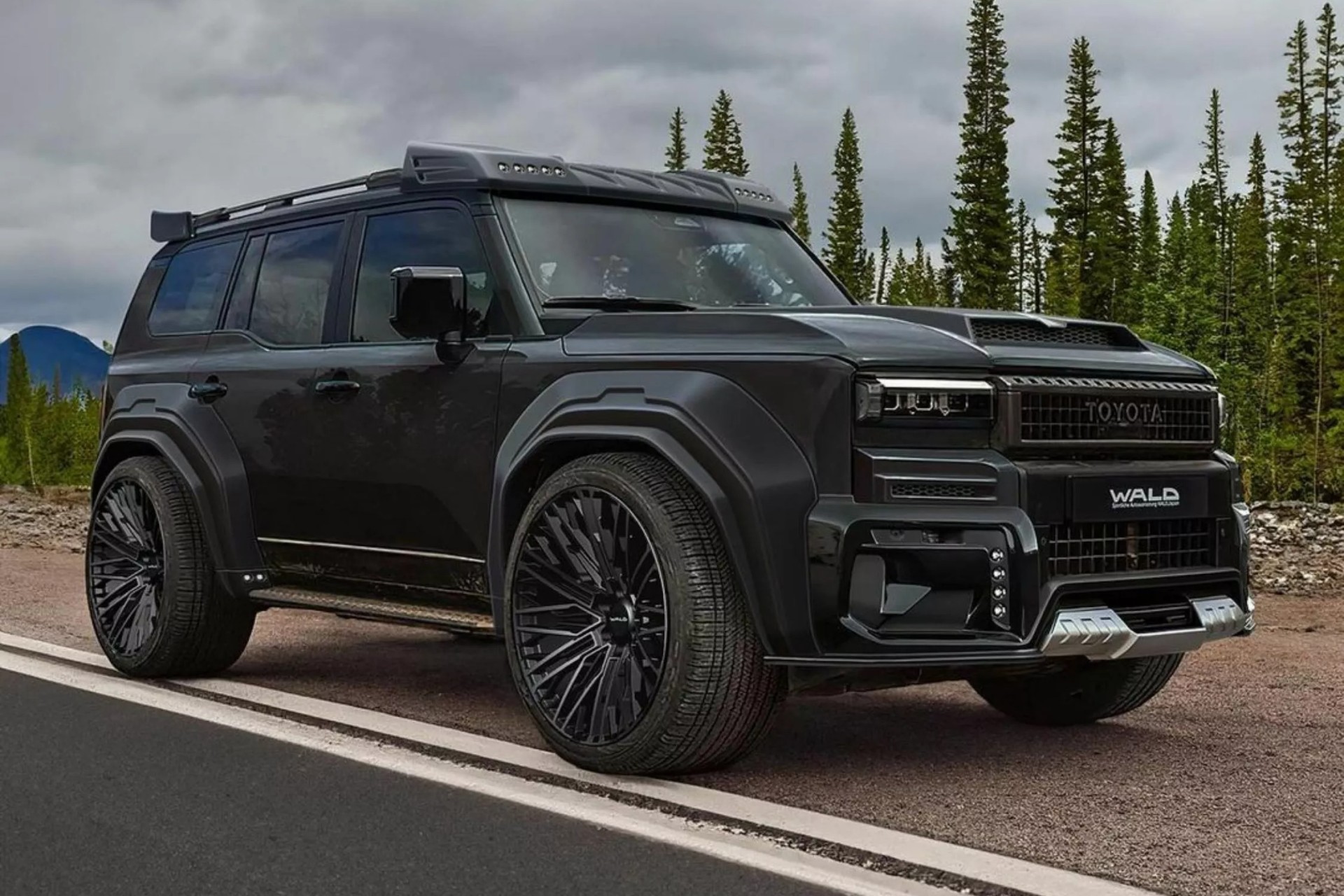 مدل سفارشی لندکروزر با طراحی تهاجمی و نفس‌گیر رونمایی شد