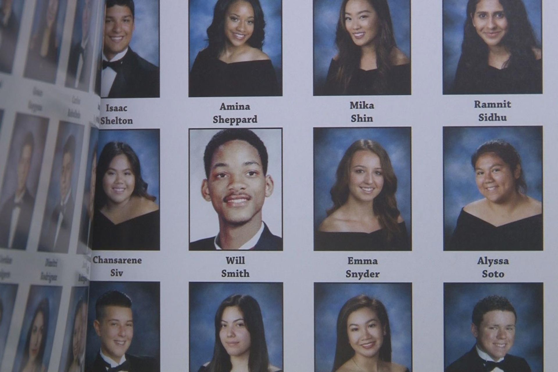 عکس پرسنلی ویل اسمیت در کنار چند عکس دیگر در سالنامه دبیرستان