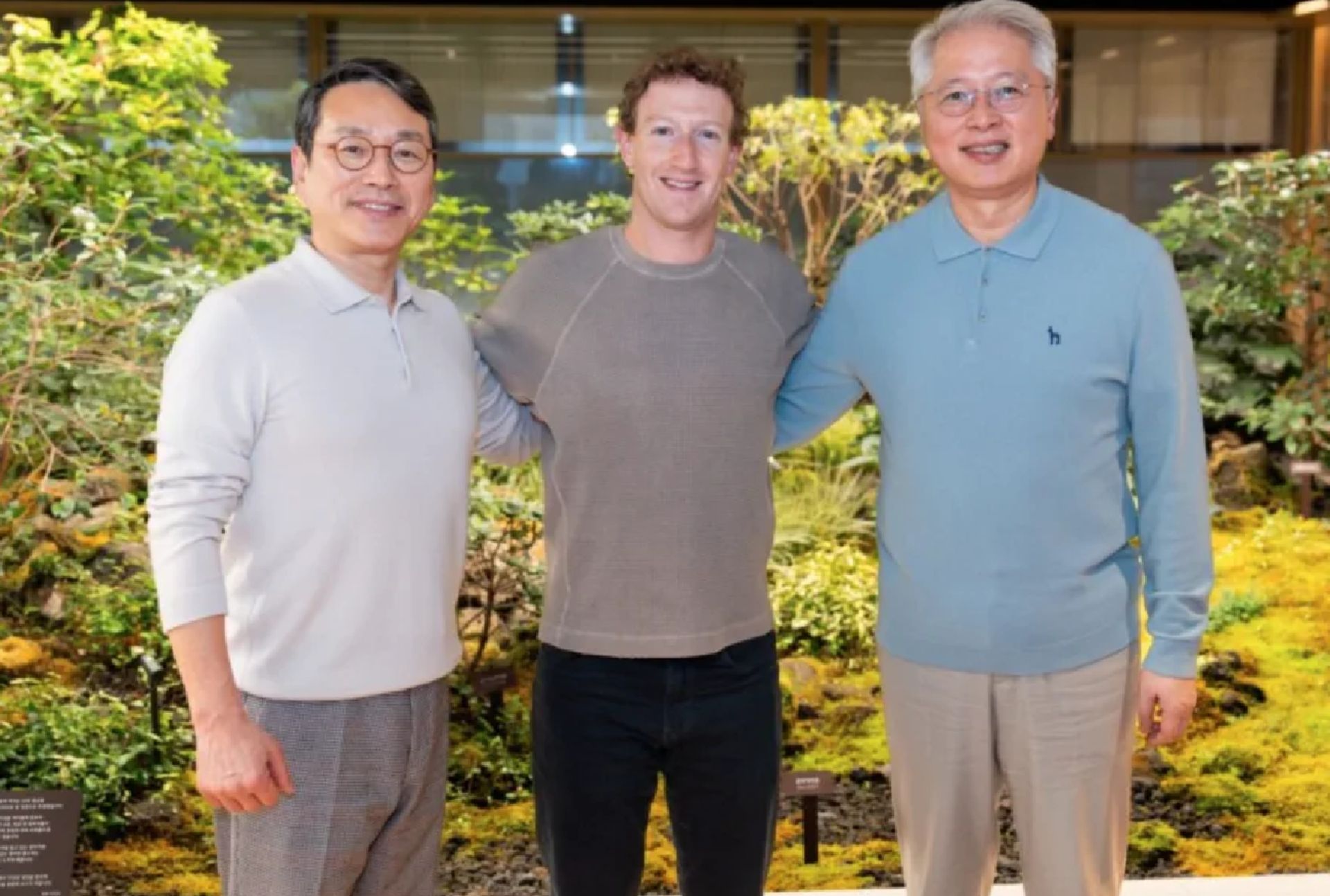 مارک زاکربرگ و ویلیام چو در کنار هم