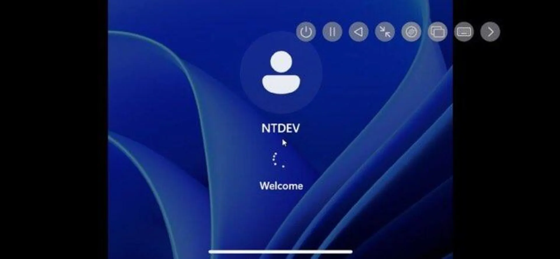 اجرای ویندوز ۱۱ روی آیفون ۱۵ پرو - صفحه ورود