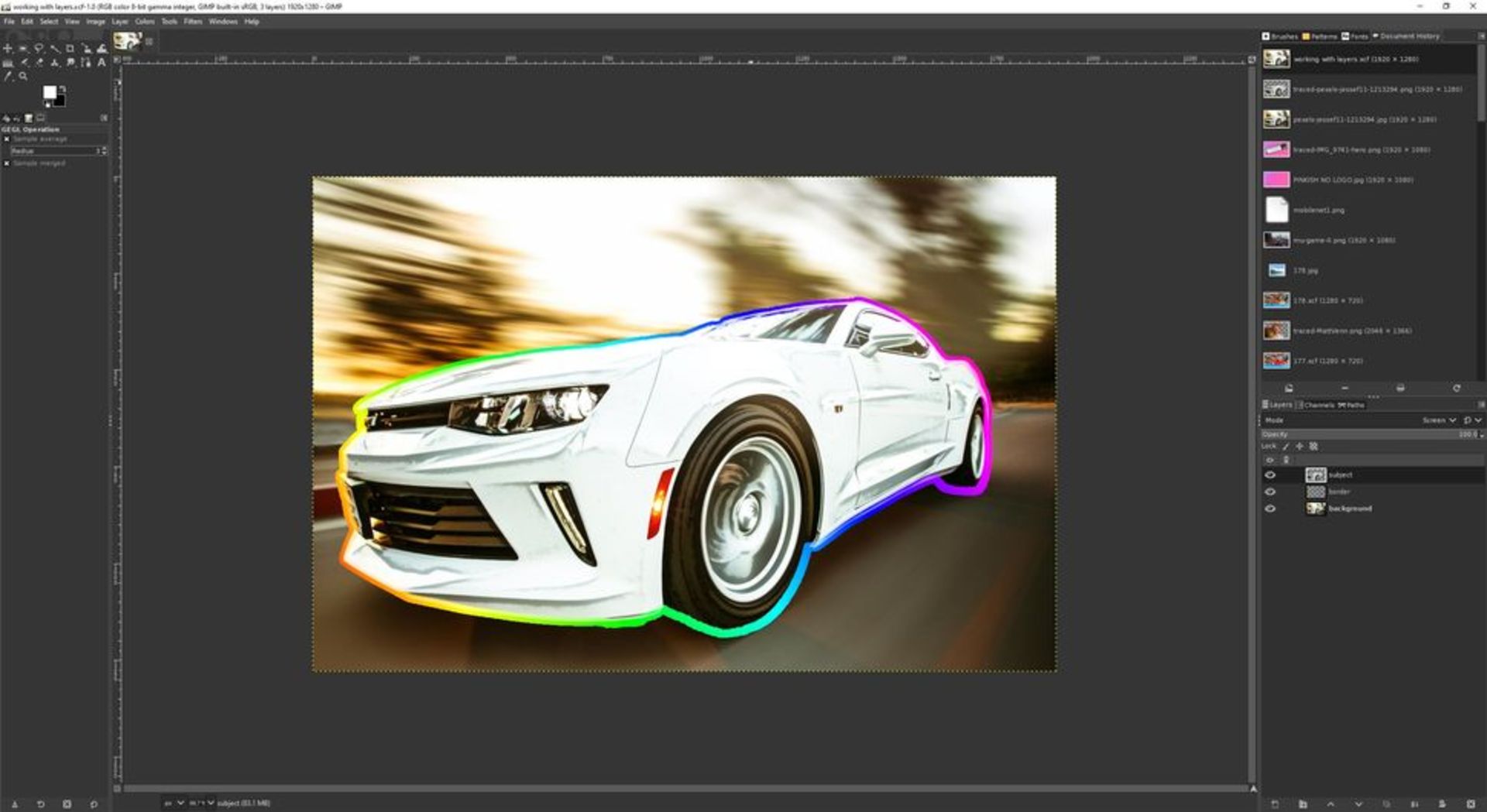 تصویر کارتونی در یک پس‌زمینه‌ی واقعی