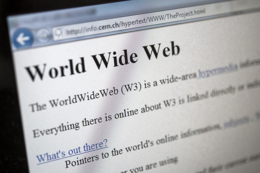اولین صفحه وب جهانی با تیتر World Wide Web