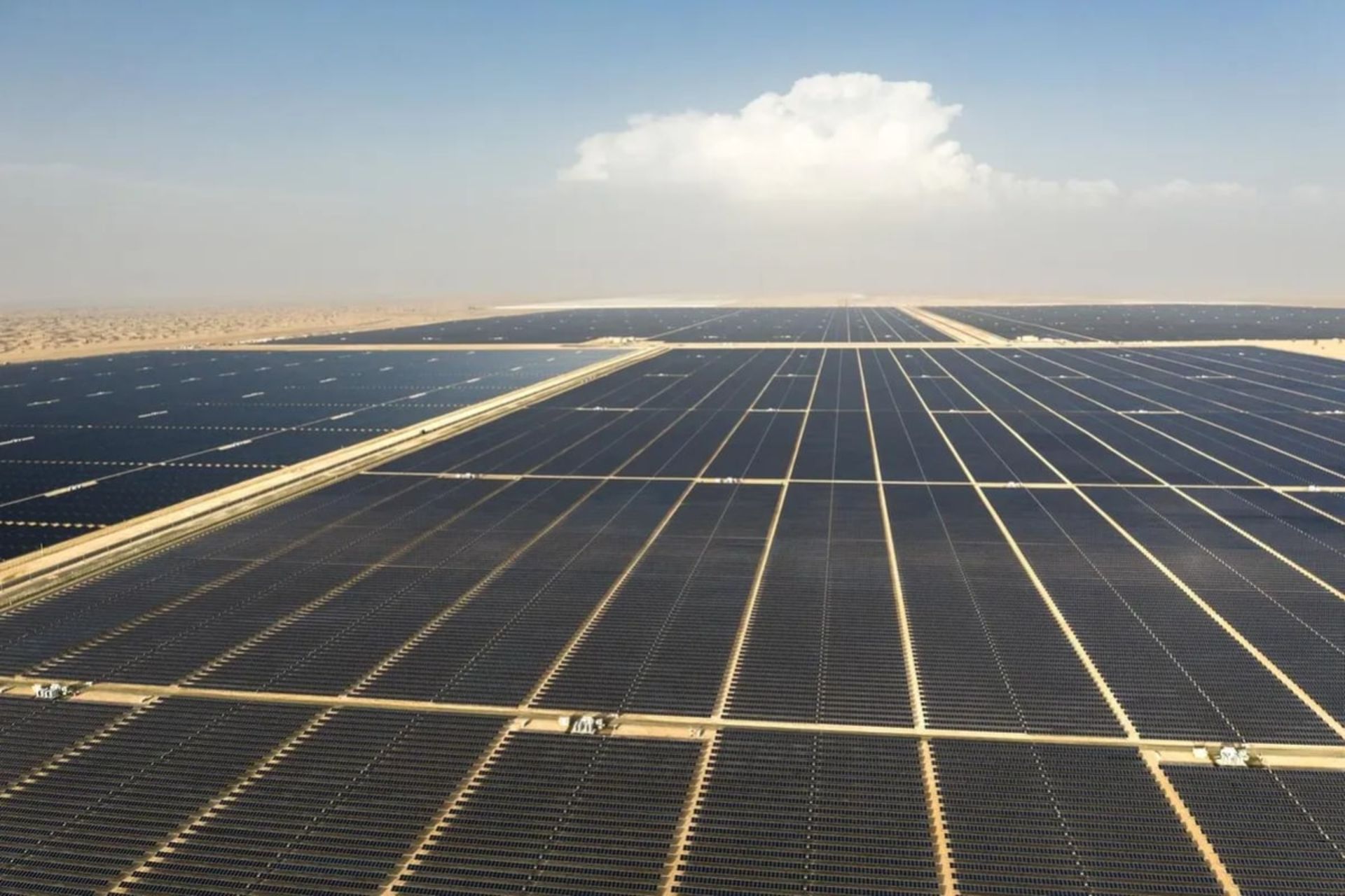 چهارمین نیروگاه خورشیدی بزرگ جهان در ابوظبی