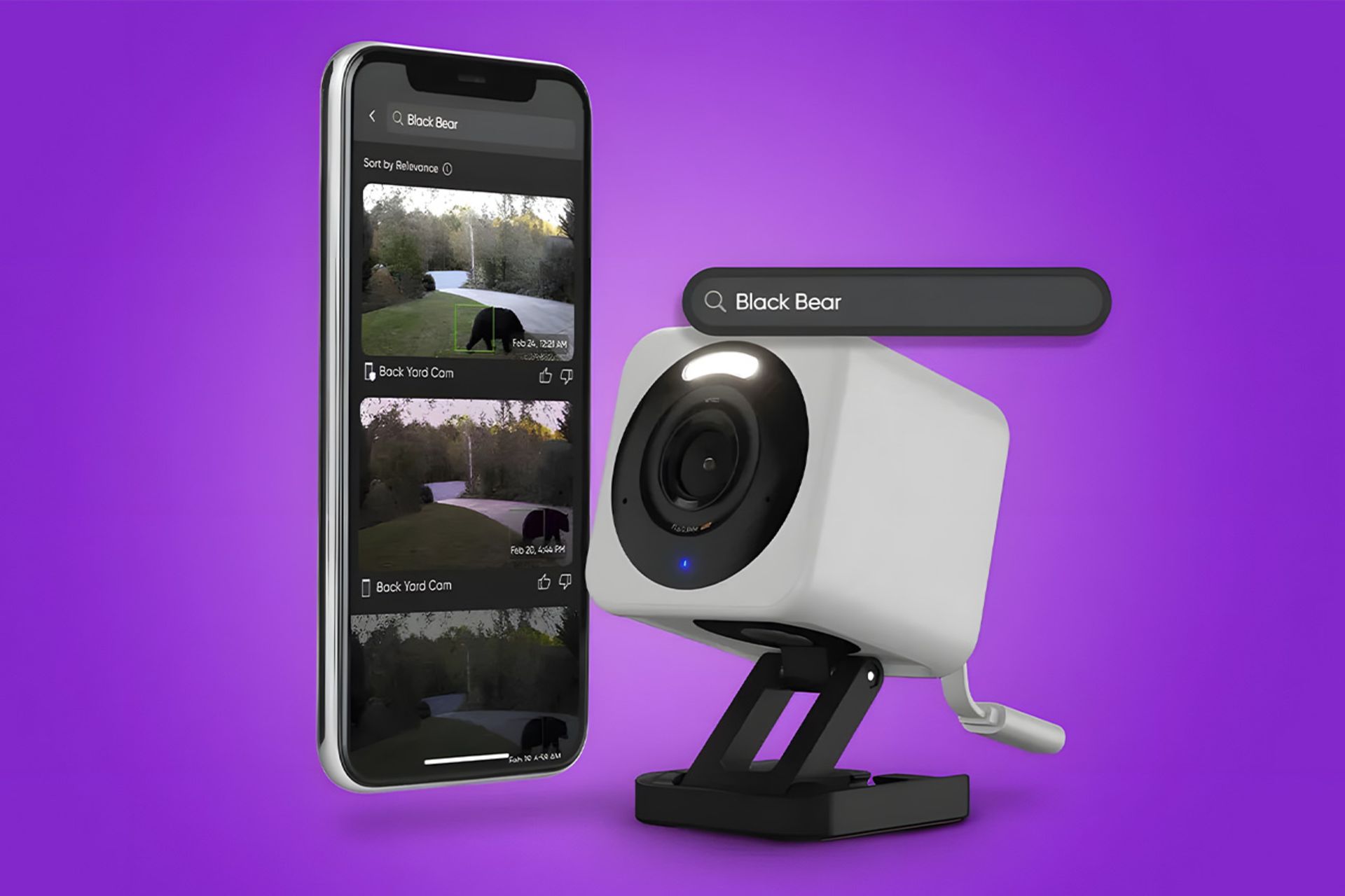 یک دوربین امنیتی با یک گوشی در کنارش