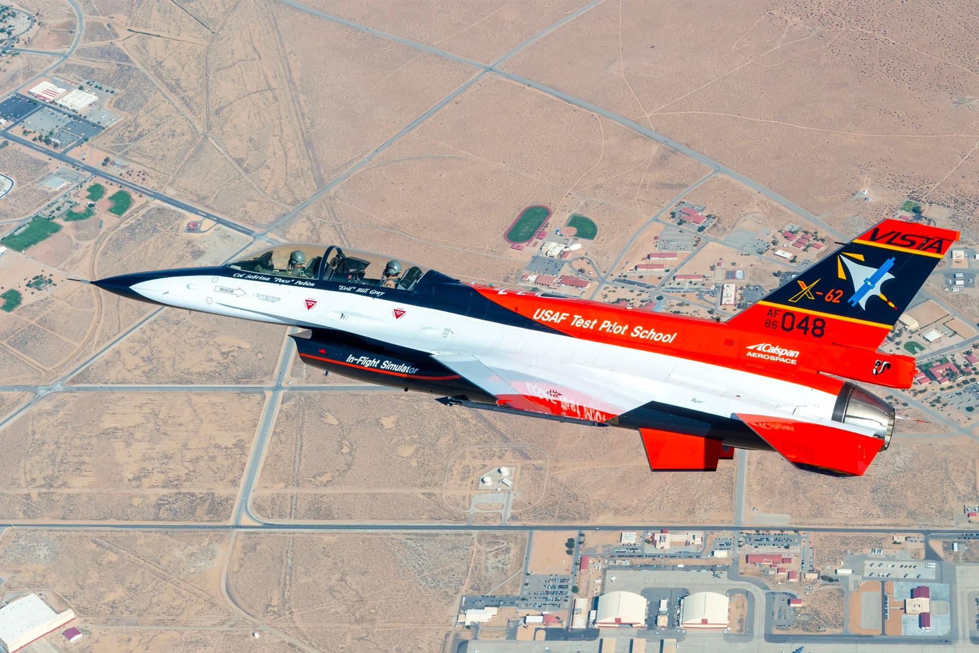جت جنگنده X-62A VISTA ارتش آمریکا در آسمان