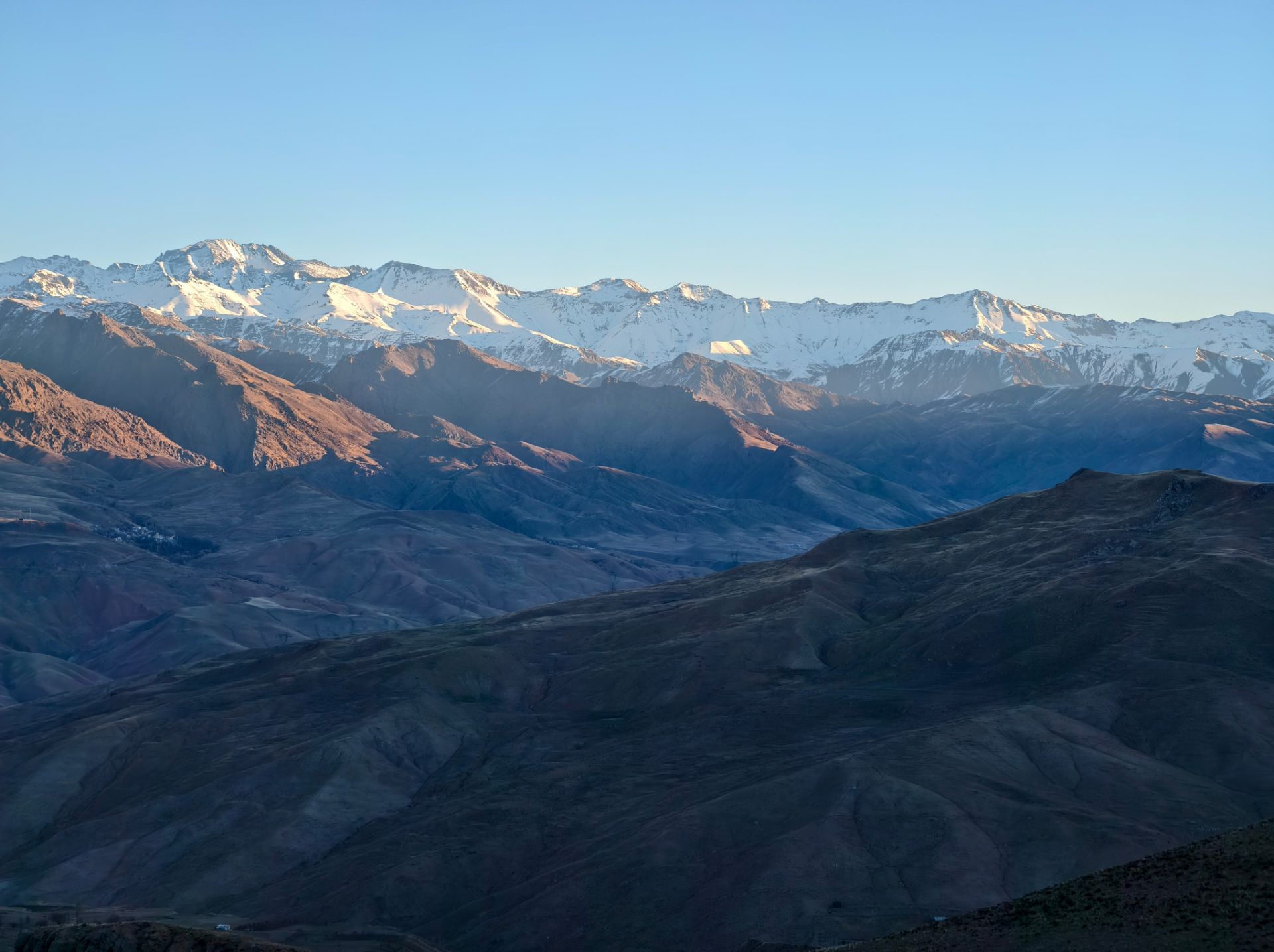 نمایی از رشته کوه ها