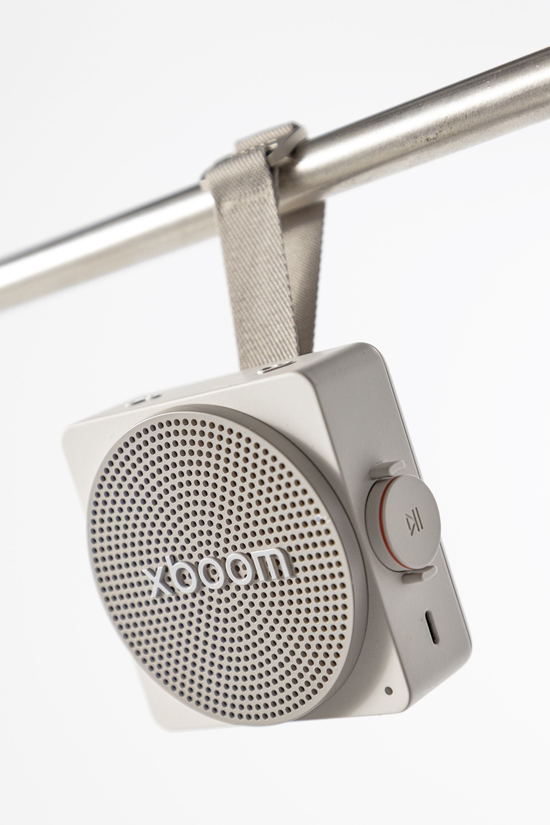 اسپیکر ایکس‌بوم مینی ال‌جی از نمای جلو