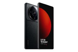 نمای نیمرخ گوشی موبایل شیائومی 12 اس اولترا / Xiaomi 12S Ultra با نمایش پنل جلو و پشت رنگ مشکی