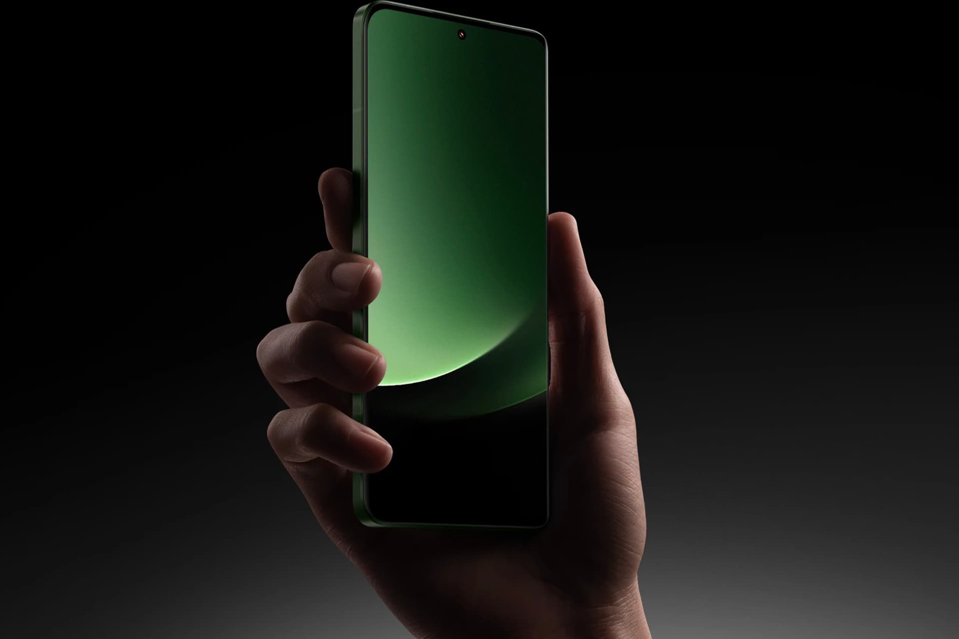 شیائومی ۱۳ اولترا / Xiaomi 13 Ultra نمایشگر در دست