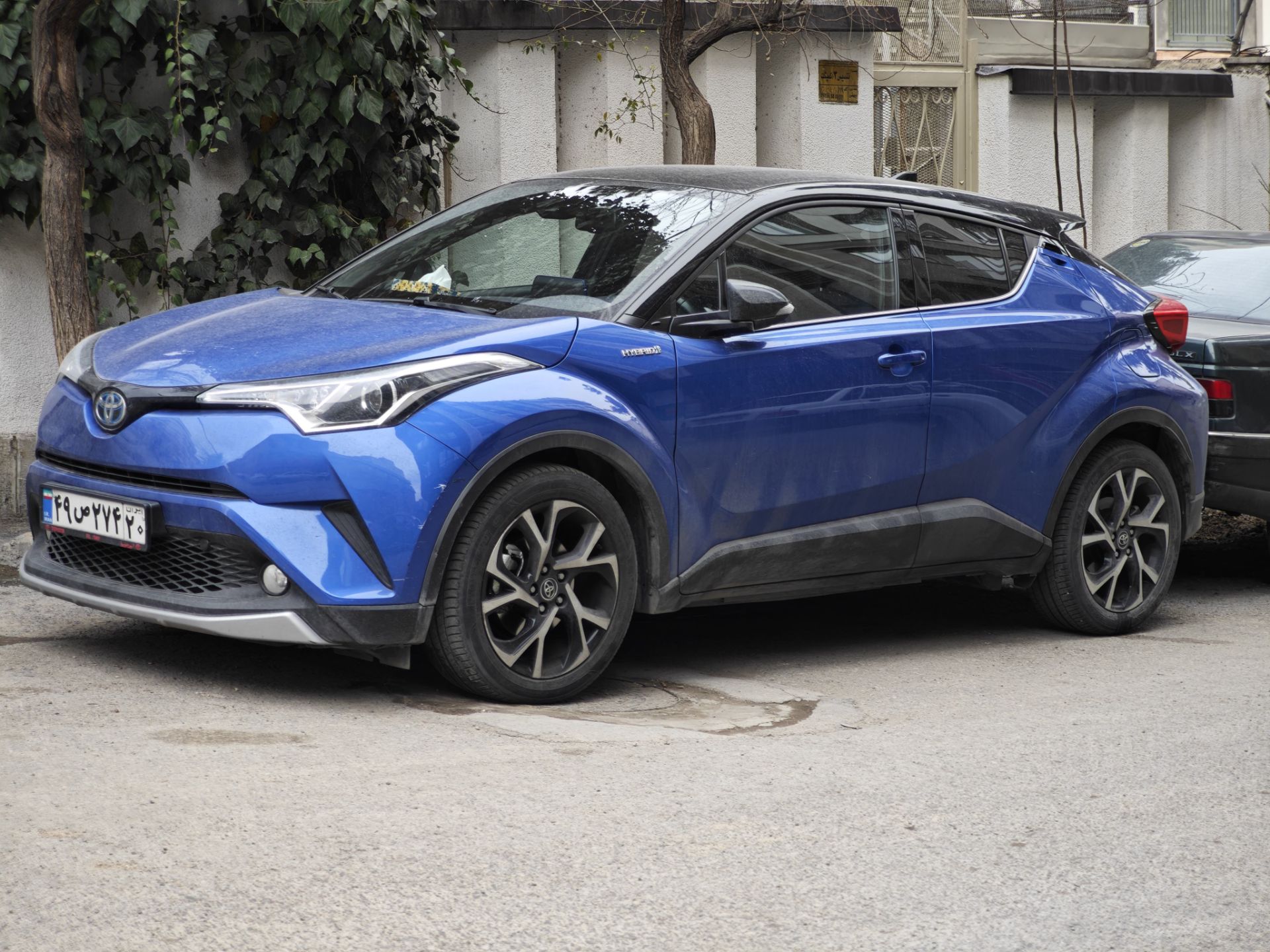 تویوتا C-HR آبی