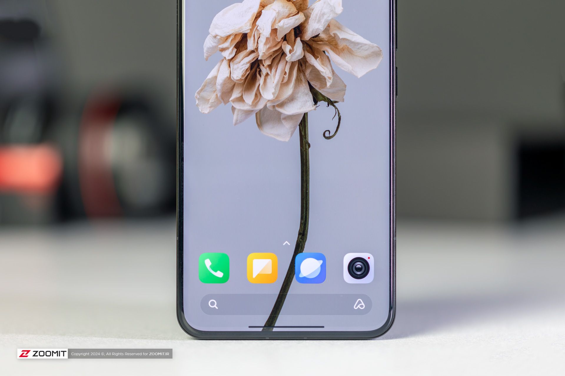 حاشیه‌های صفحه‌نمایش شیائومی ۱۴ اولترا