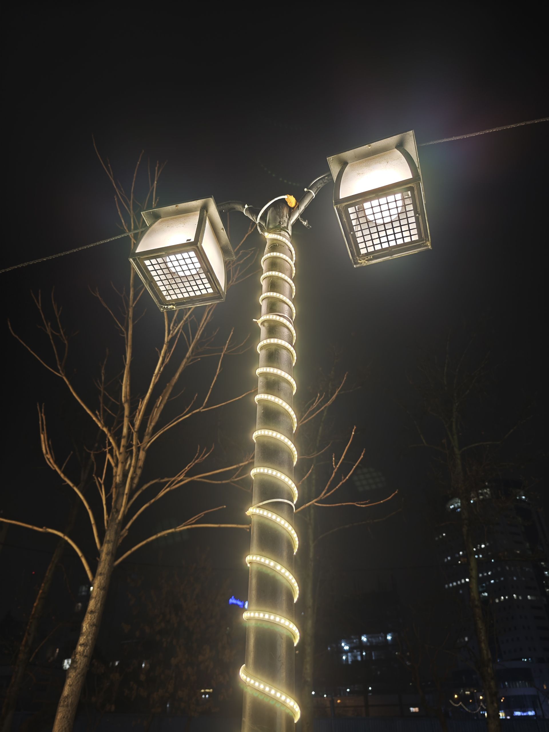 تیر چراغ برق نورانی در ونک