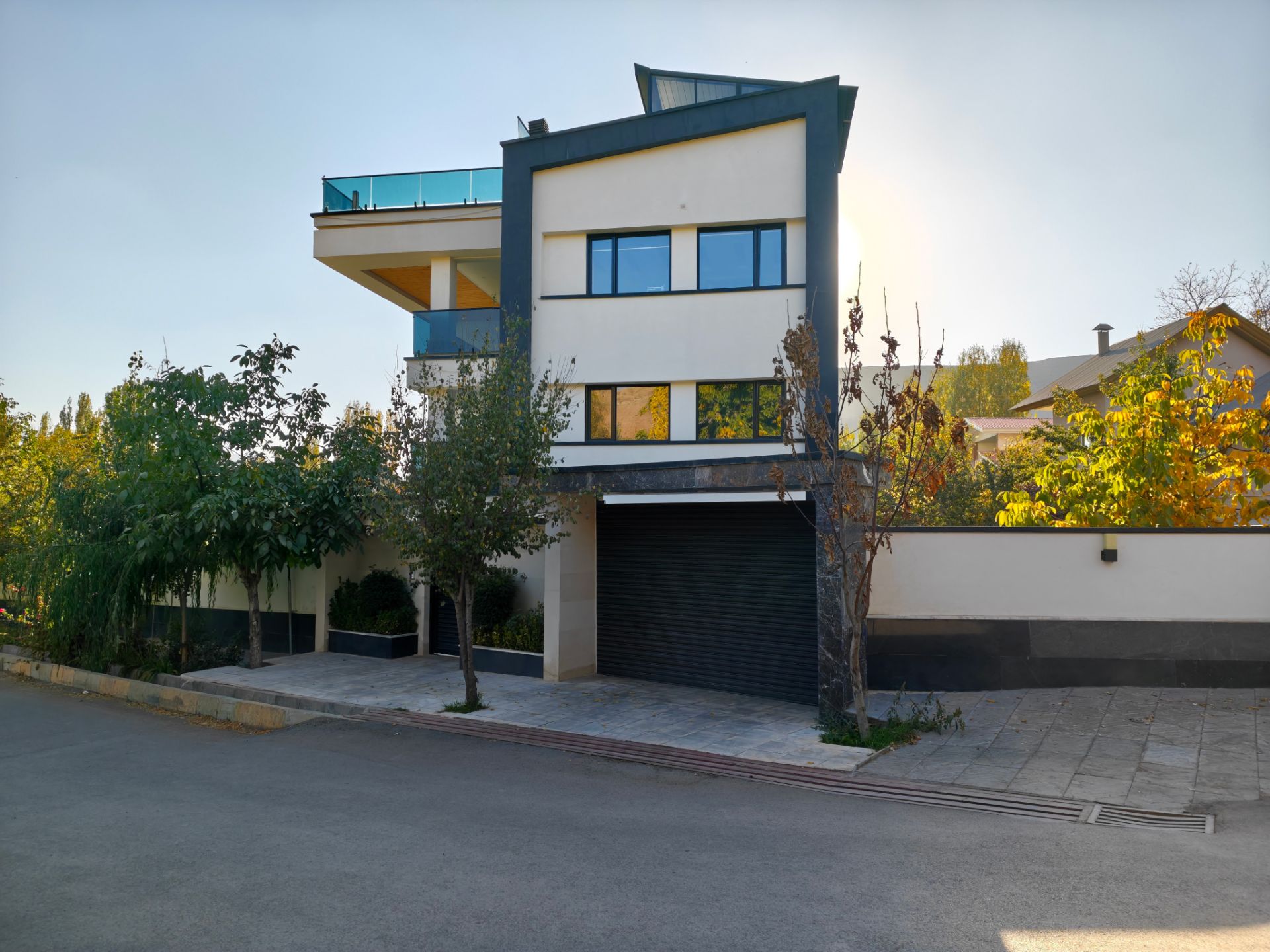 ساختمان مسکونی