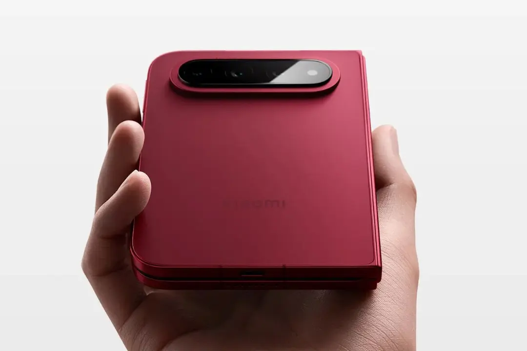 گوشی تاشو شیائومی ۱۸ فولد (Xiaomi 18 Fold) با رنگ گیلاسی