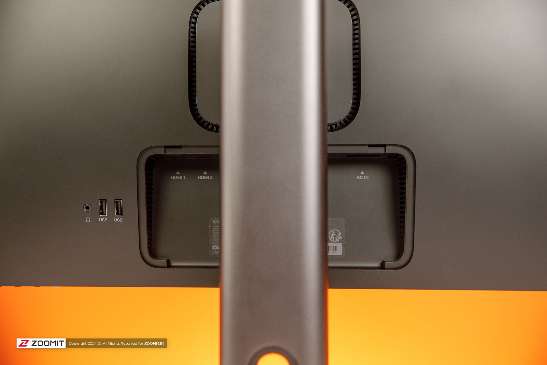 Xiaomi 4K monitor holding arm