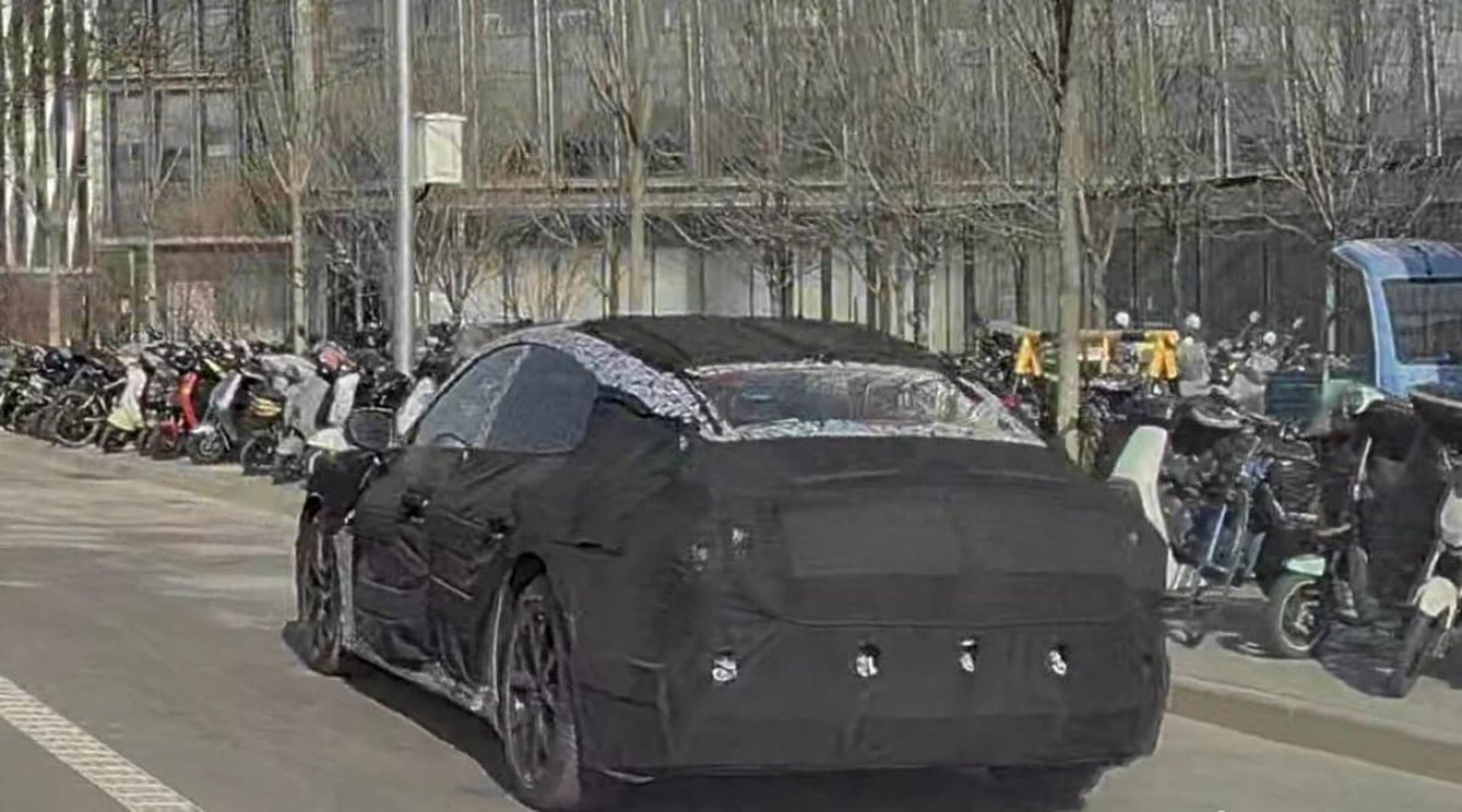 اولین تصویر خودرو برقی شیائومی از نمای پشت