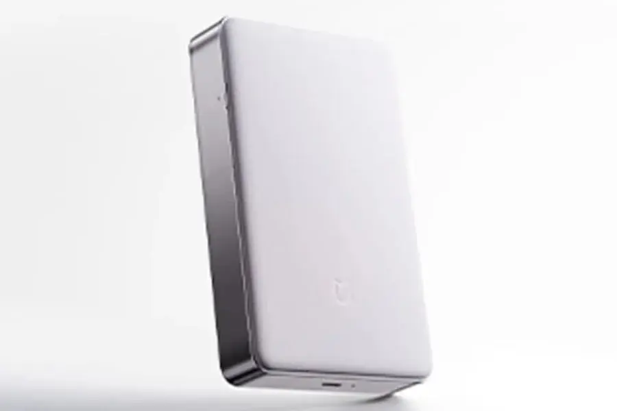 پرینتر جیبی شیائومی (Xiaomi Mijia Pocket Photo Printer Pro) با بدنه سفید و طراحی باریک