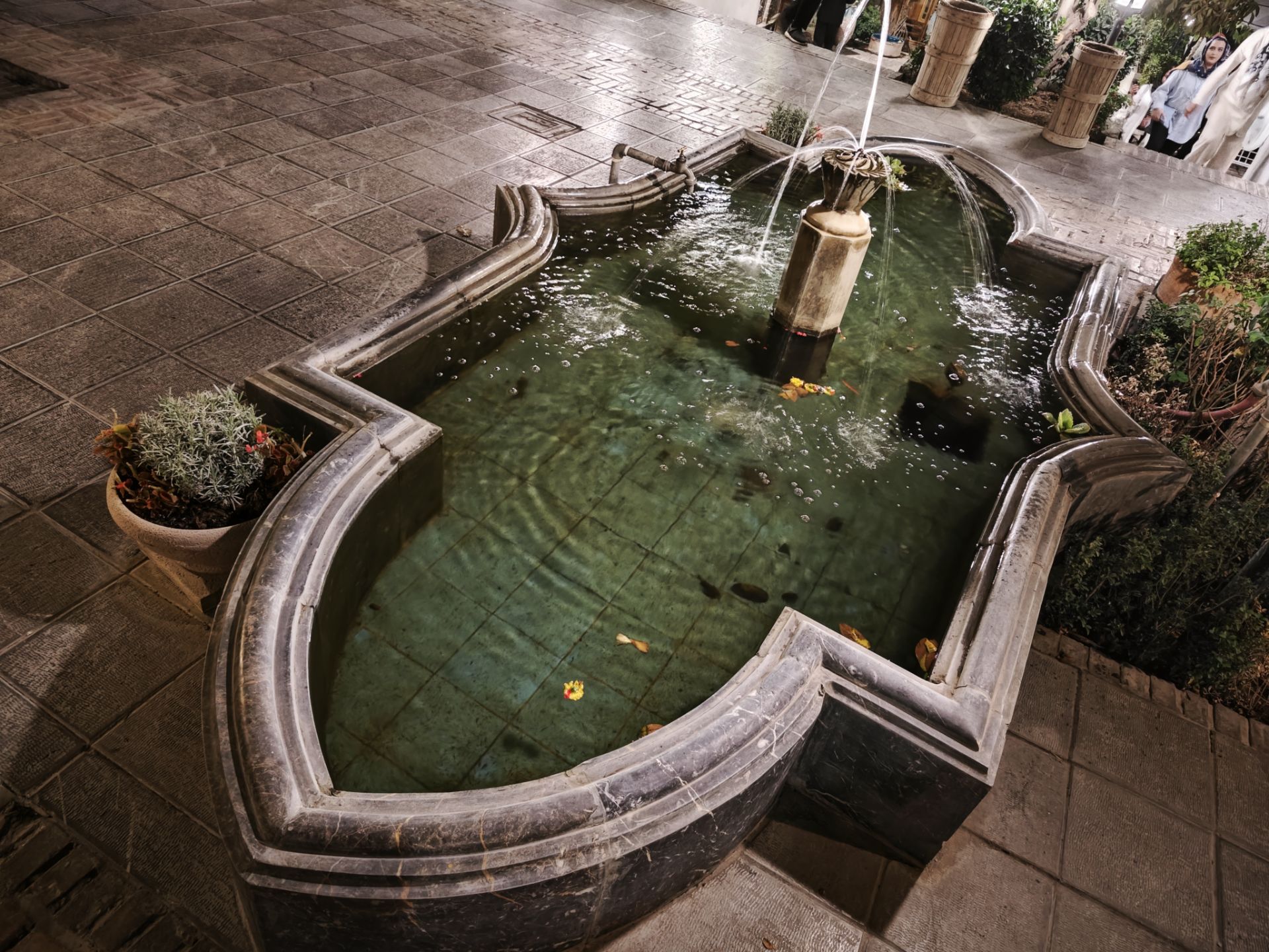 نمونه عکس میکس فولد ۳ شیائومی در نور کم عکس هفتم