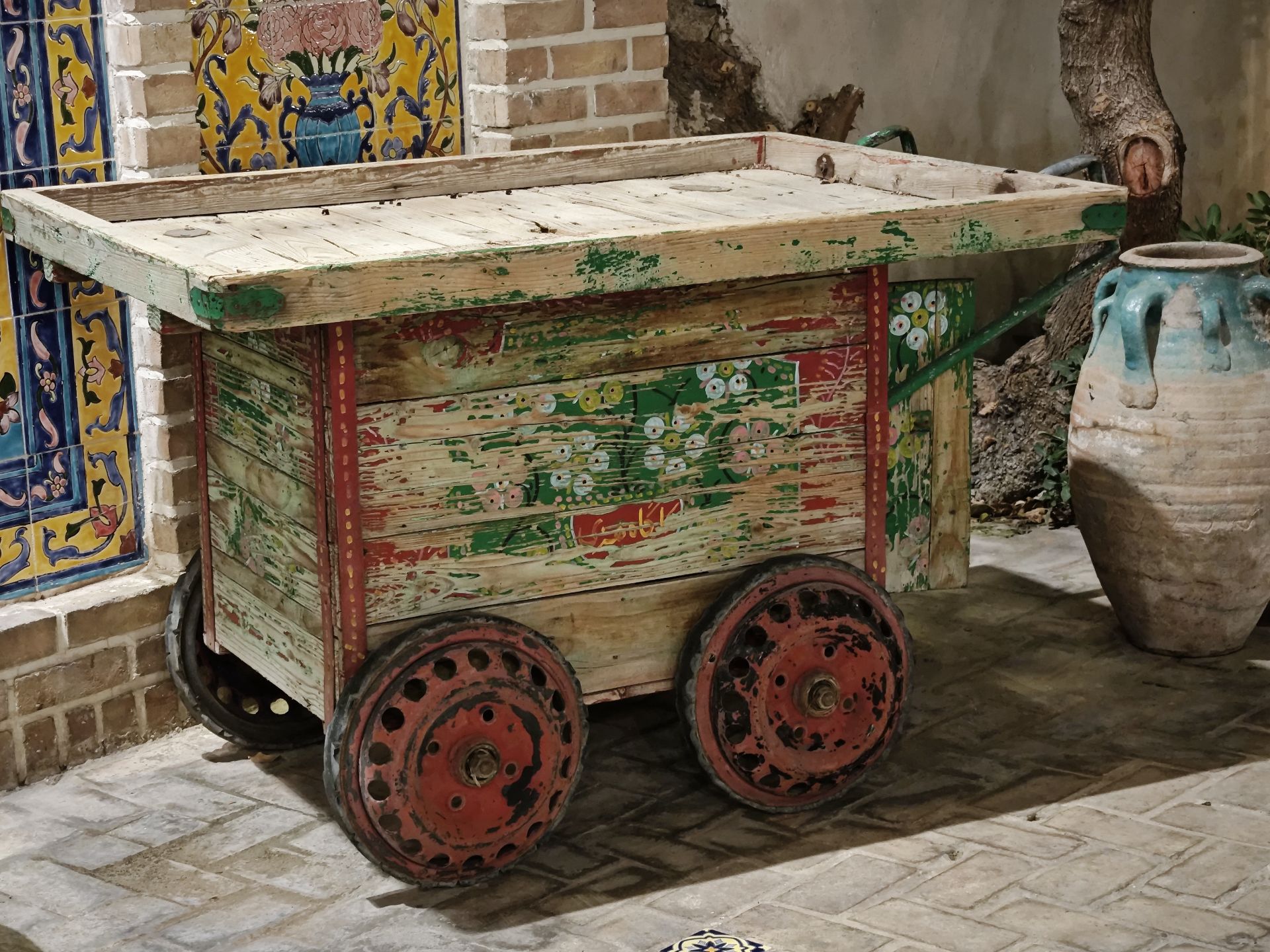 نمونه عکس میکس فولد ۳ شیائومی در نور کم عکس شانزدهم