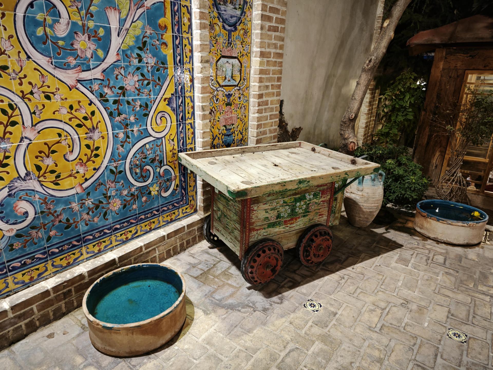 نمونه عکس میکس فولد ۳ شیائومی در نور کم عکس هفدهم