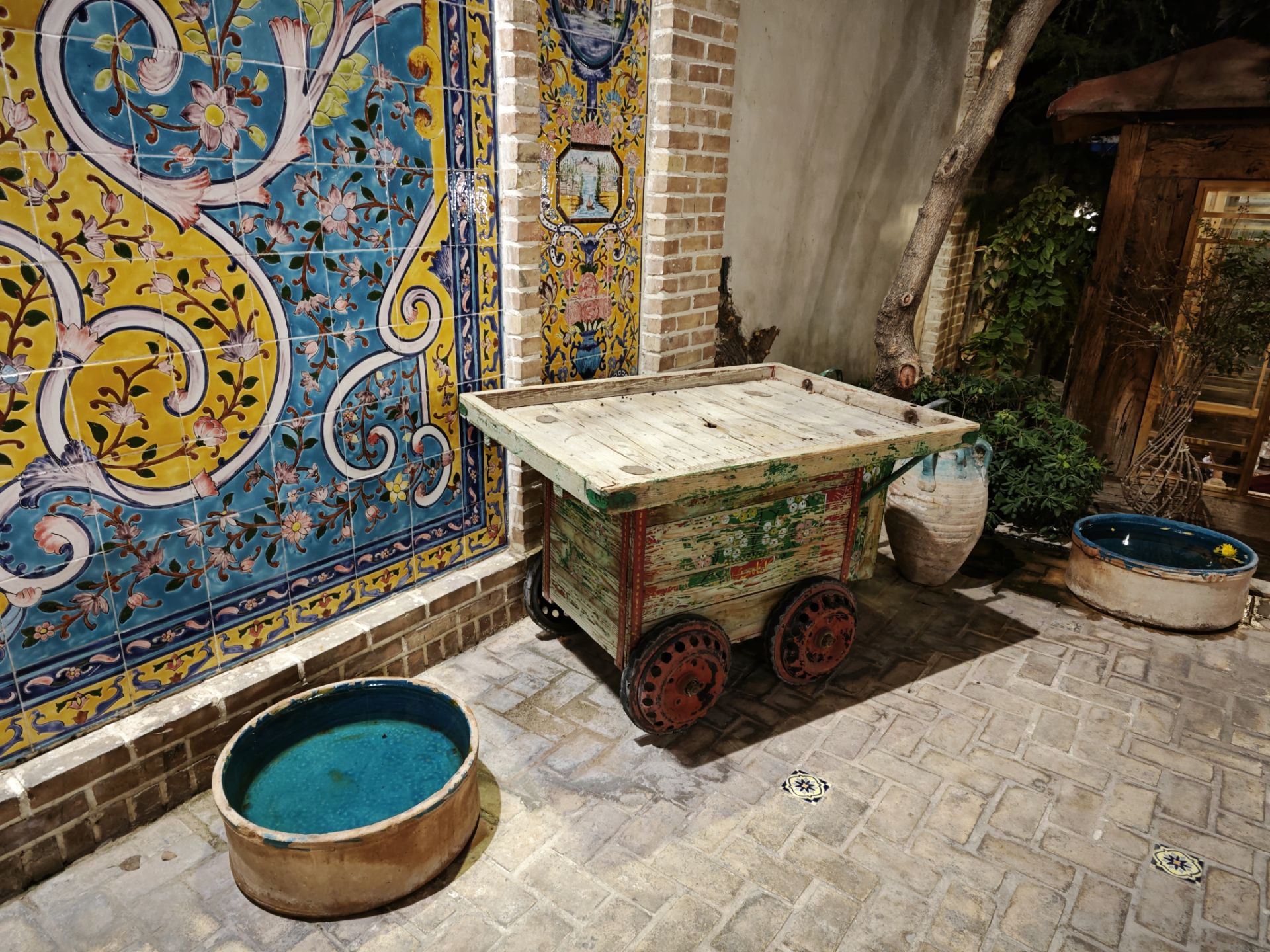 نمونه عکس میکس فولد ۳ شیائومی در نور کم عکس هفدهم