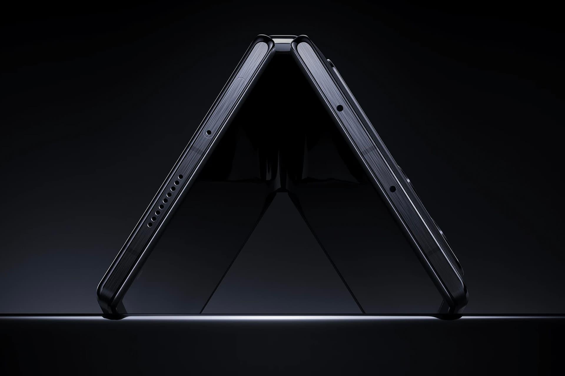 نیم رخ لولا شیائومی میکس فولد ۳ / Xiaomi Mix Fold 3