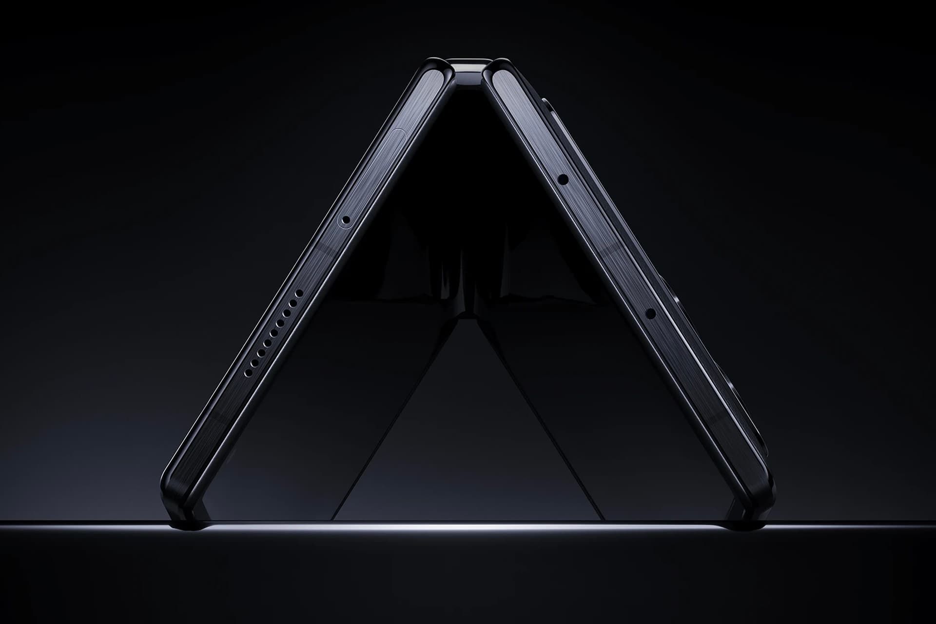 نیم رخ لولا شیائومی میکس فولد ۳ / Xiaomi Mix Fold 3