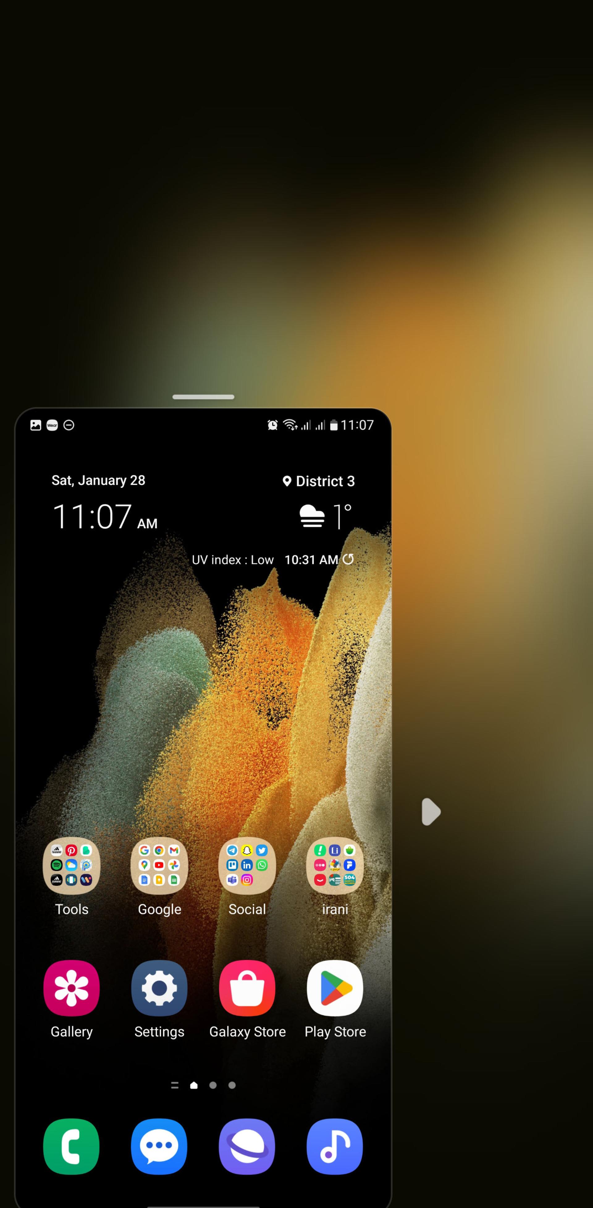 One-Handed mode رابط کاربری One UI سامسونگ در سمت چپ