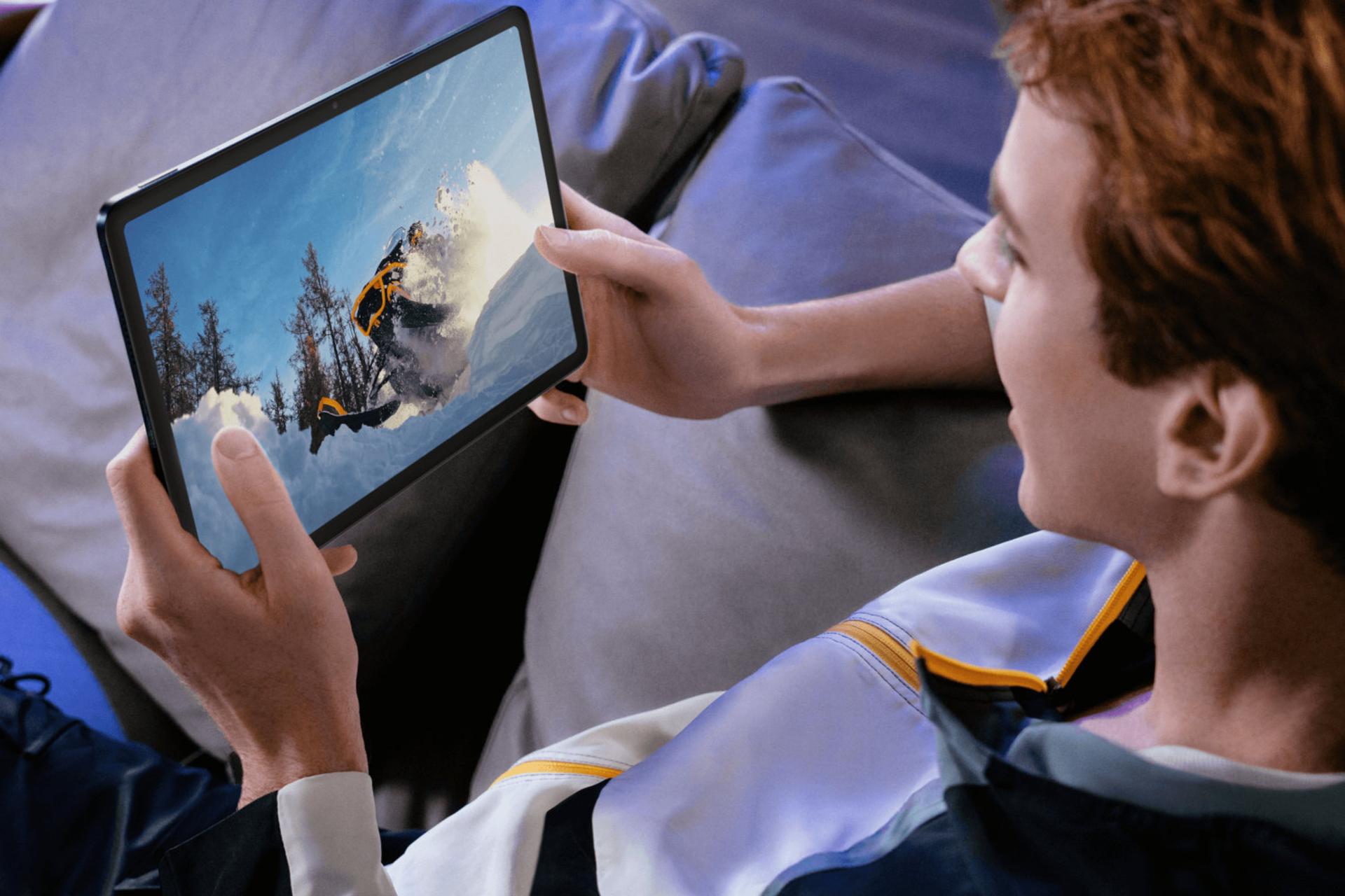 تماشای فیلم با تبلت پوکو پد شیائومی / Xiaomi Poco Pad