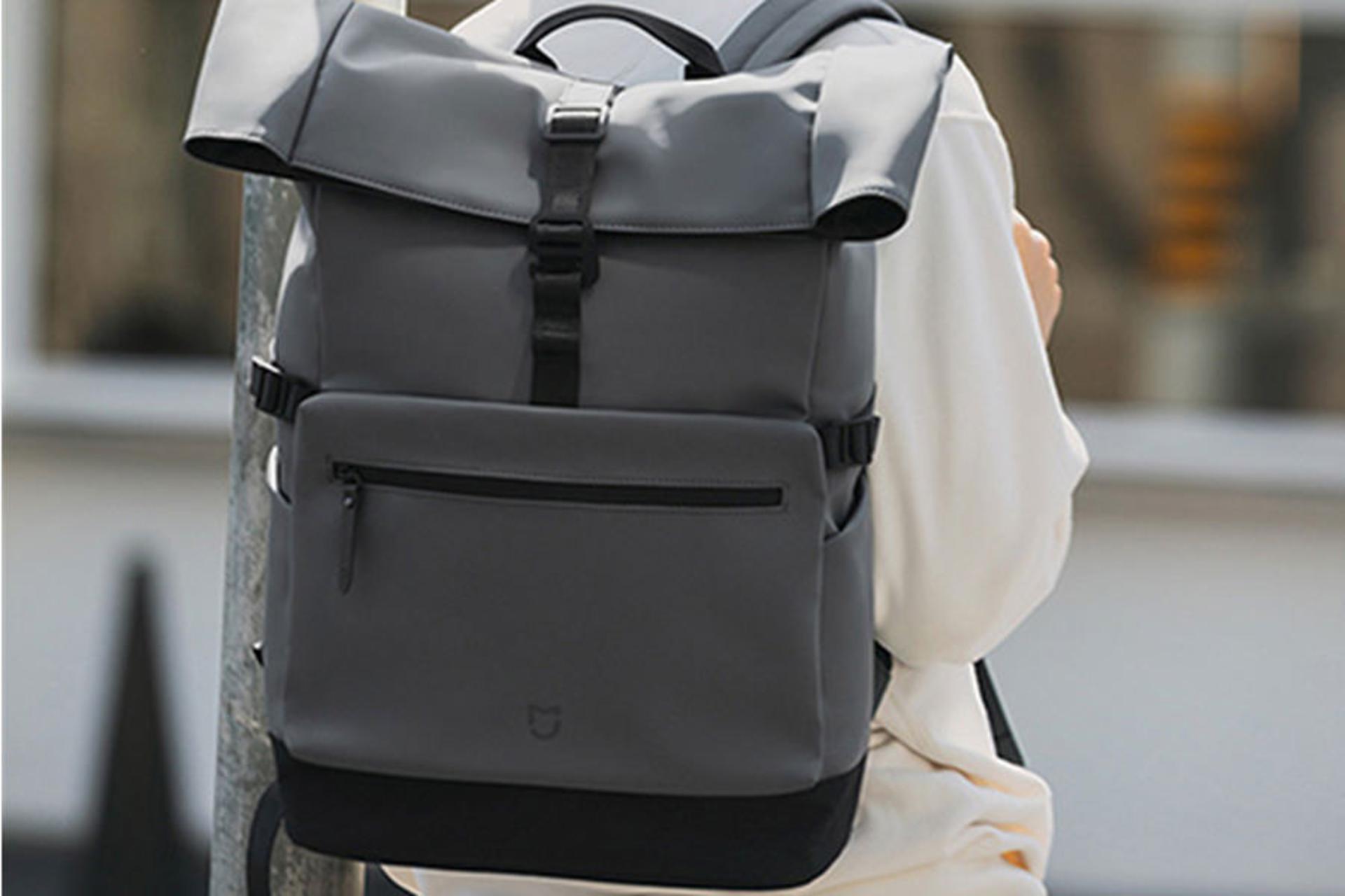 کوله پشتی لپ تاپ شیائومی Xiaomi Roll Top Casual Backpack نمای پشتی