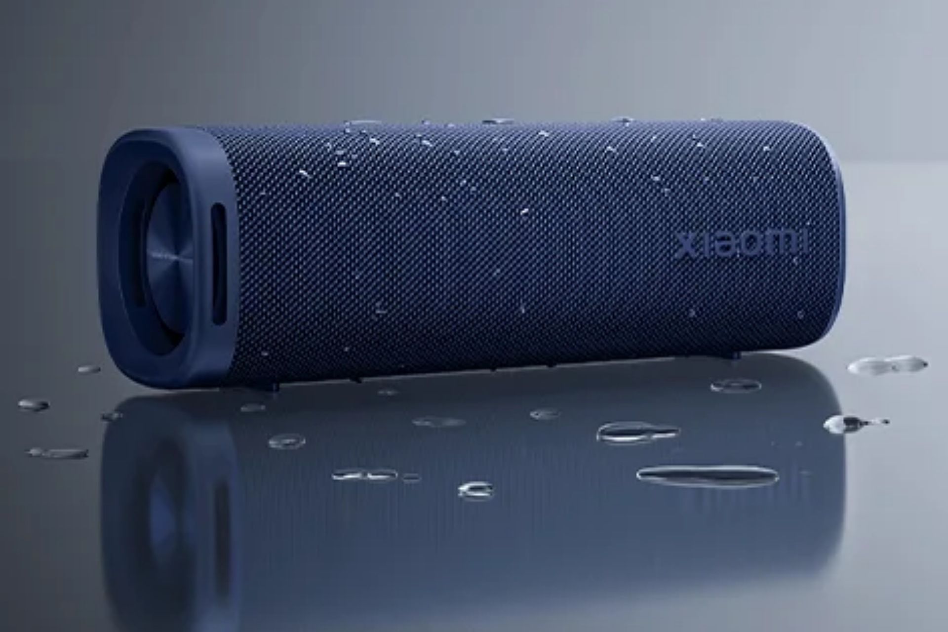 اسپیکر Xiaomi Sound Outdoor با قطرات آب