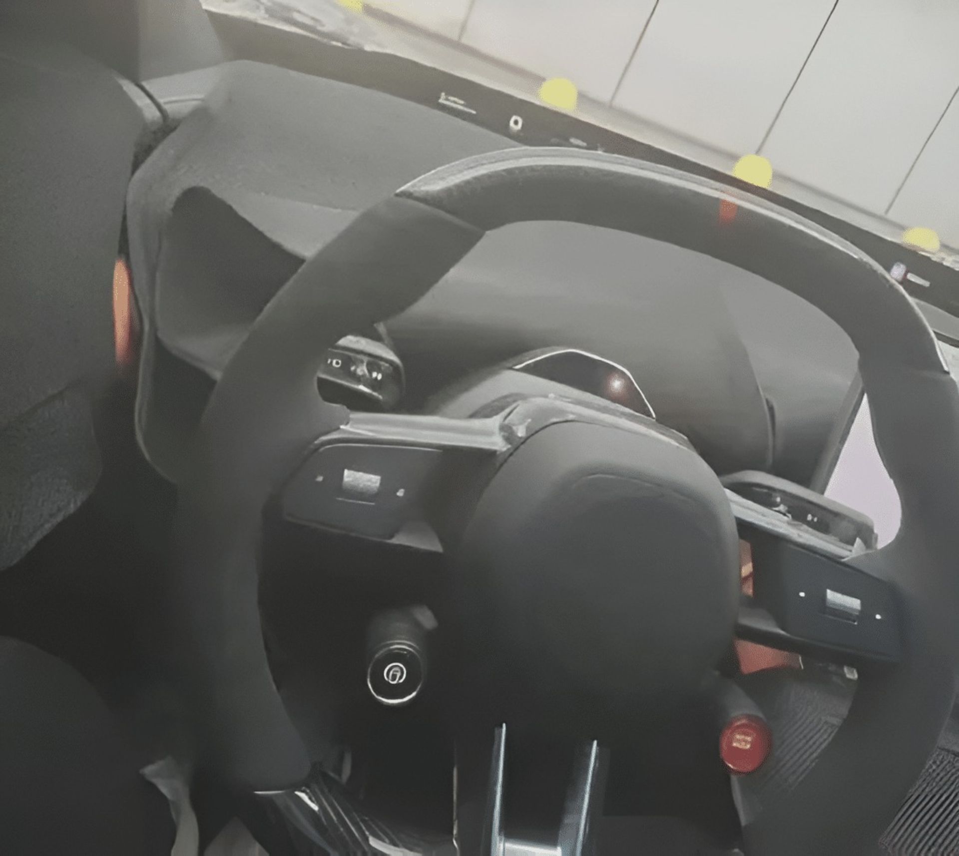 تصاویر لو رفته از نمای داخلی شاسی بلند YU7 شیائومی