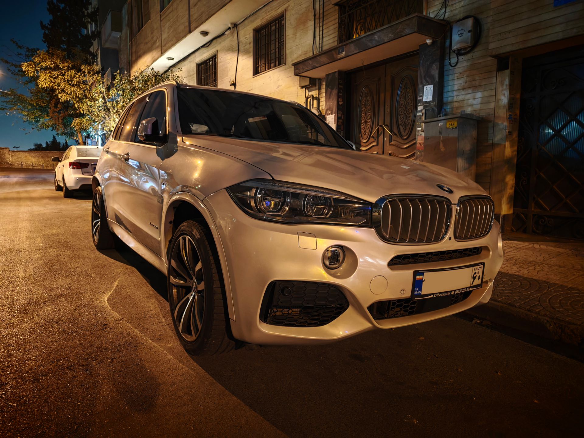 ماشین شاسی بلند