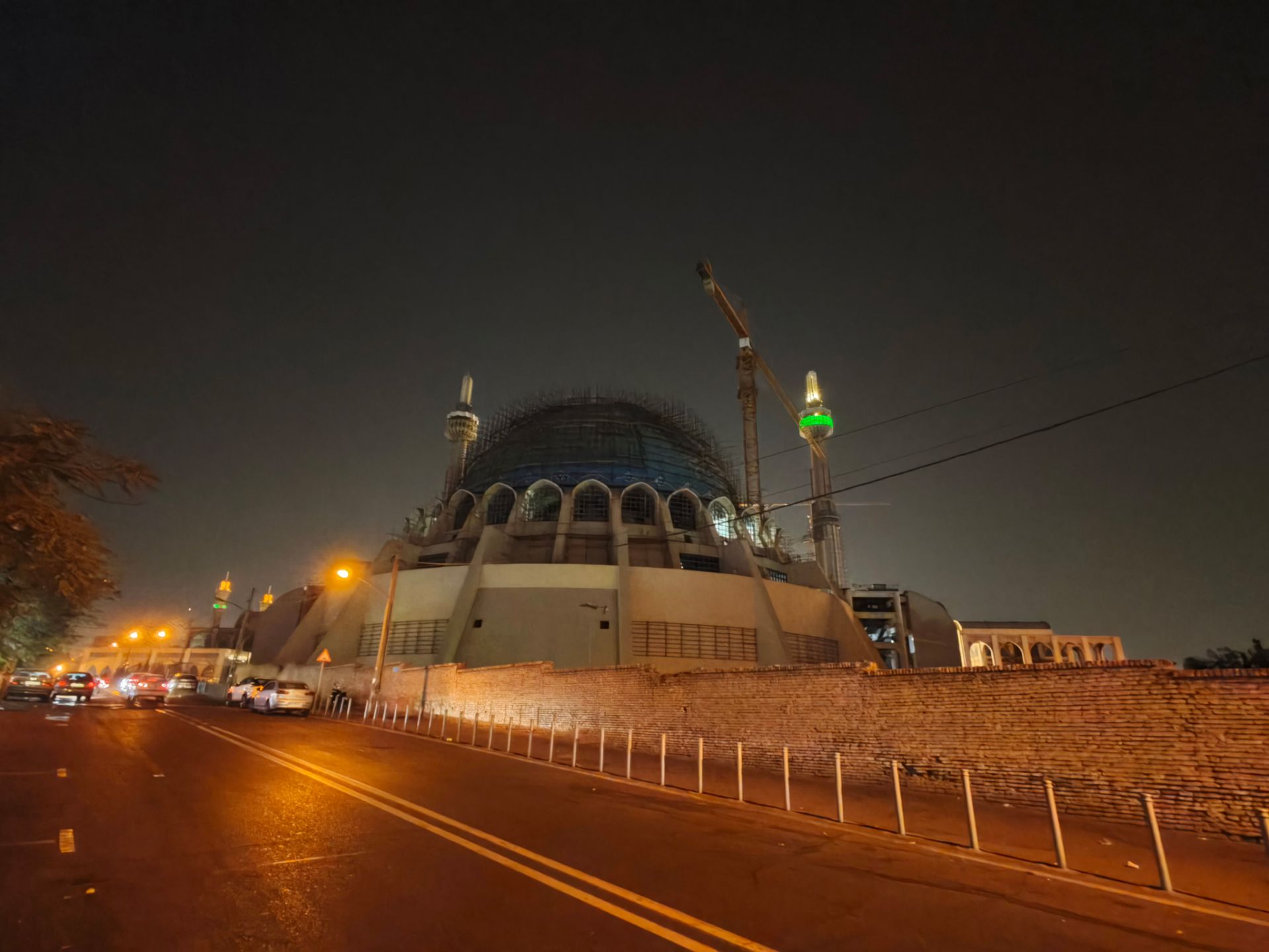 مسجد با گنبد سبز