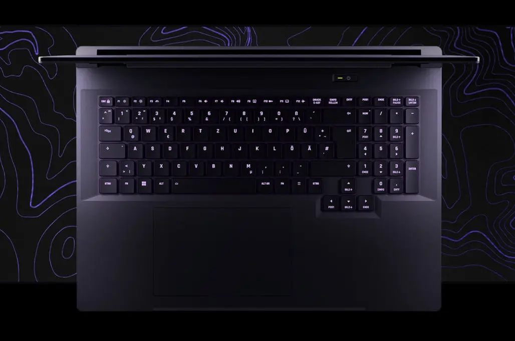 کیبورد لپ‌تاپ گیمینگ ۱۸ اینچی برند XMG با نورپردازی ملایم