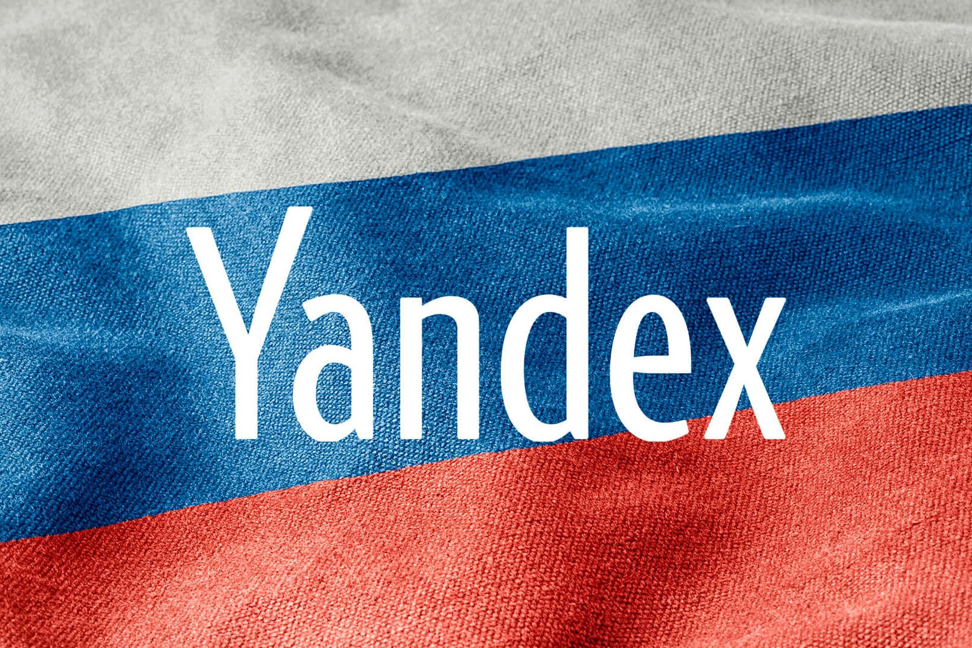 لوگو یاندکس Yandex روی پرچم روسیه