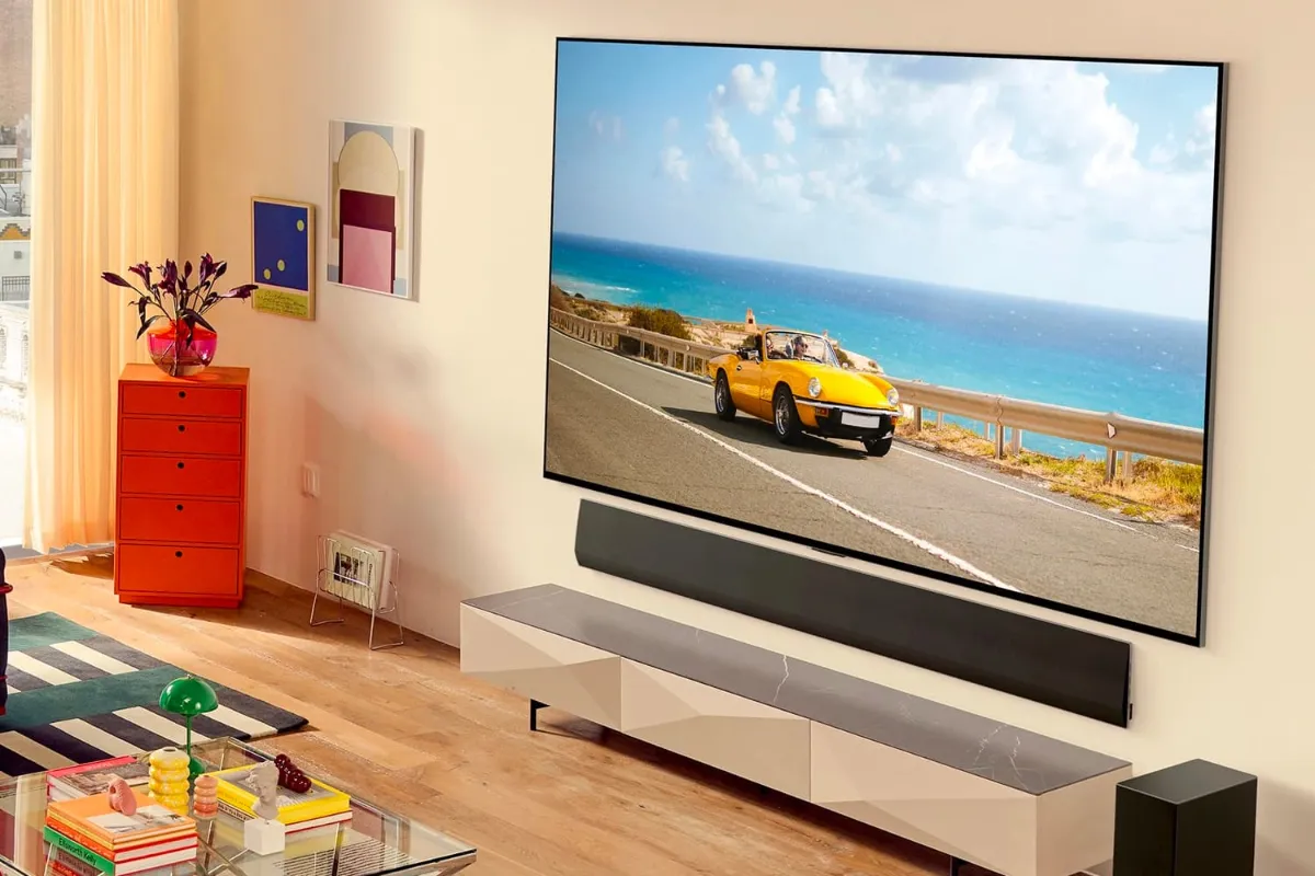 تلویزیون اولد OLED ال جی در فضای داخلی اتاق