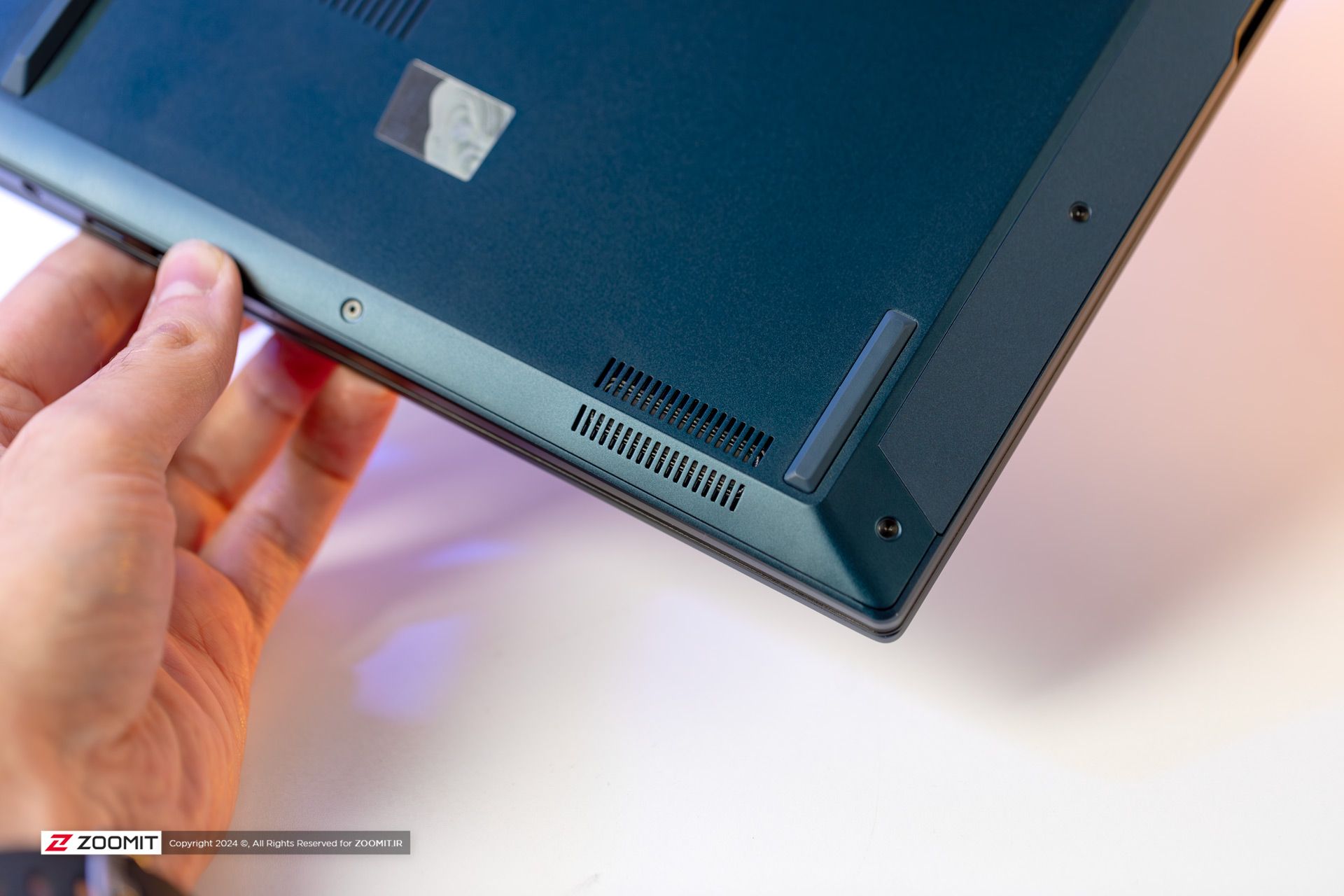 دریچه اسپیکرهای Zenbook 14 ایسوس