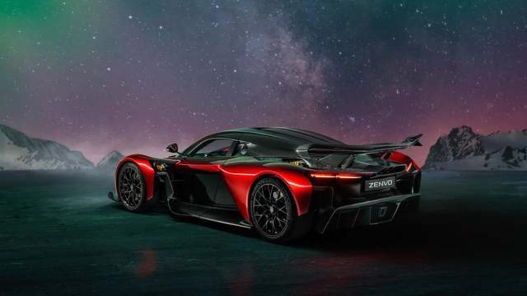 خودروی Zenvo Aurora در رنگ قرمز