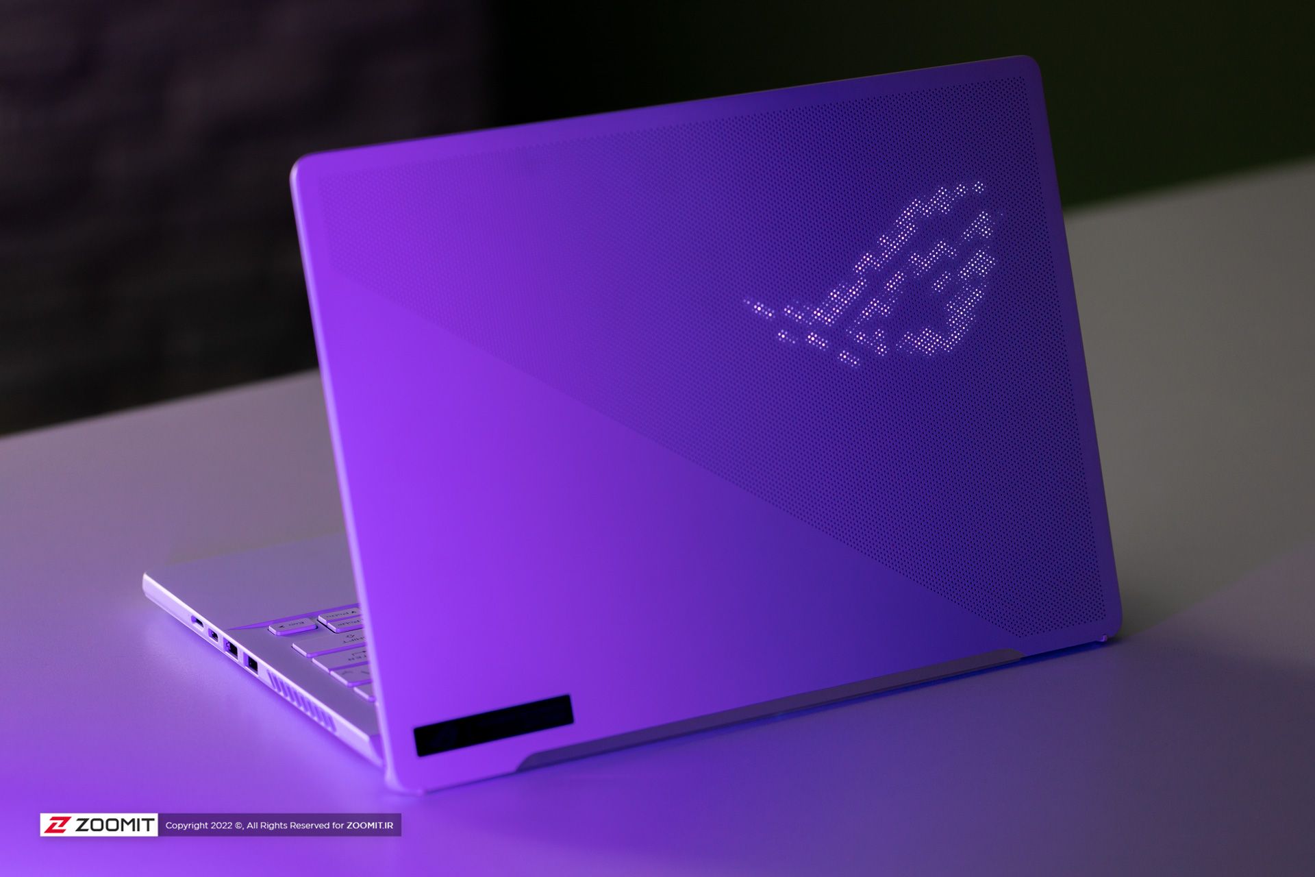 نمای پشتی ASUS Zephyrus G14 2022