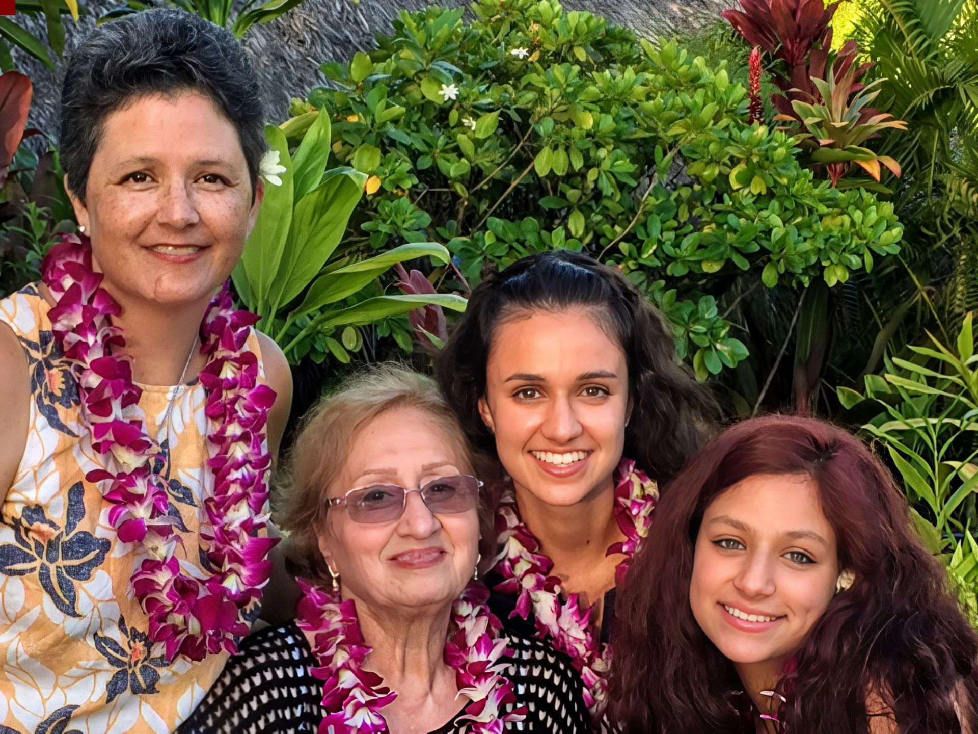 تصویر خانواده پس از زوم و اعامل Zoom Enhance