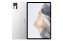 نمای کلی تبلت نوبیا تبلت پرو زد تی ای / ZTE nubia Tablet Pro با نمایشگر روشن و نمایش دوربین و لوگوی پنل پشت رنگ سفید